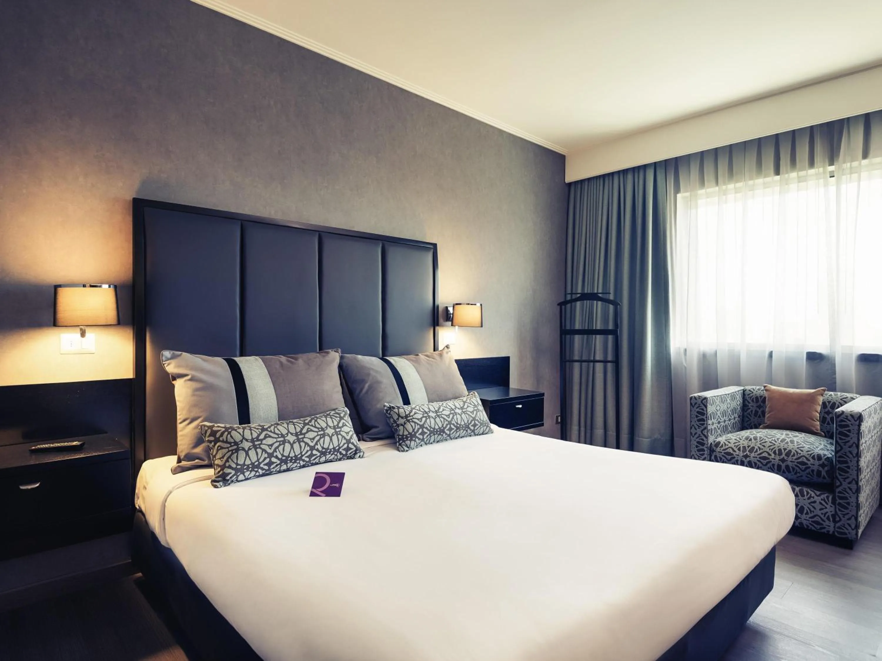 Junior Suite with One Queen Bed and Sofa Bed in Mercure Santiago Centro
