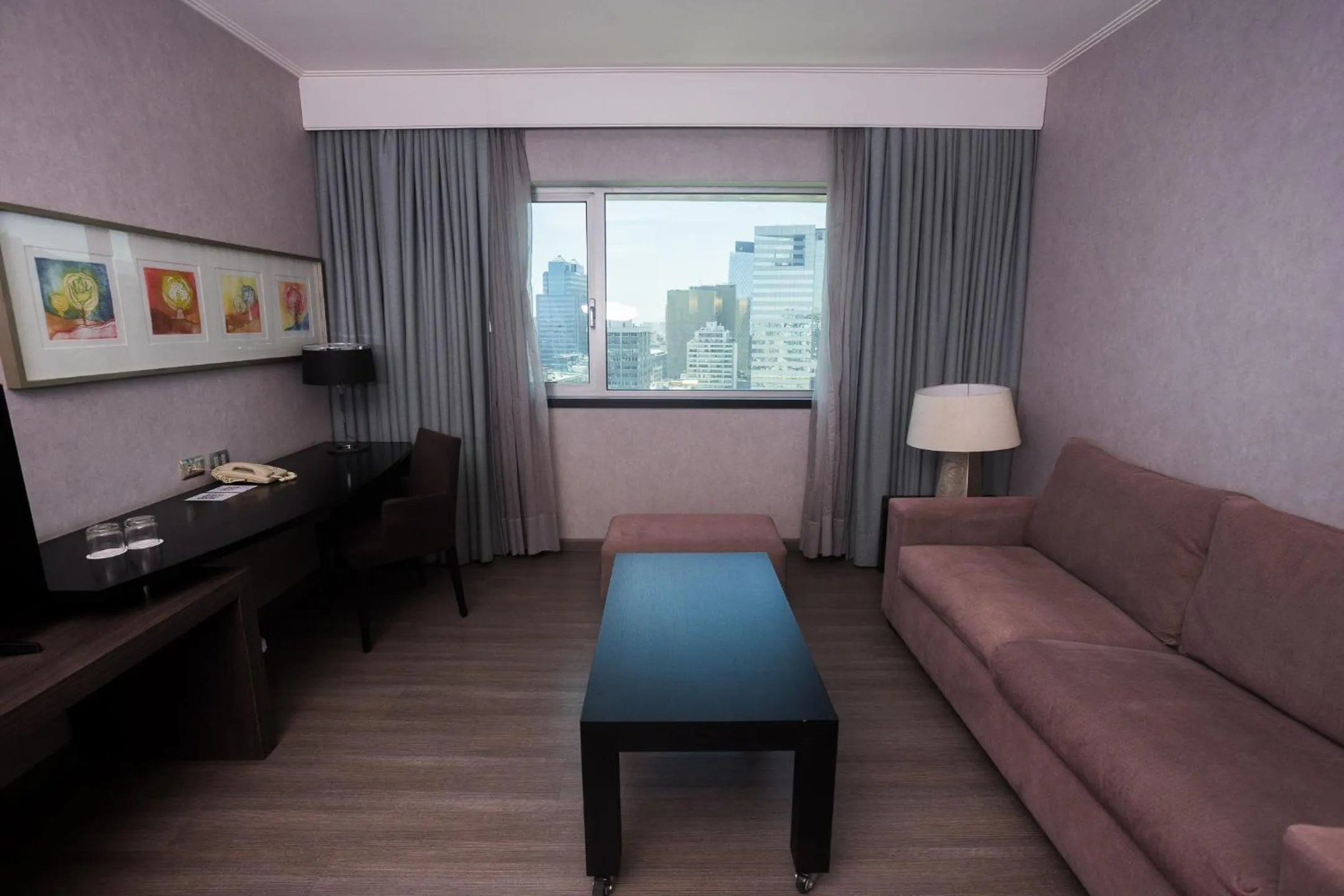 Living room in Mercure Santiago Centro