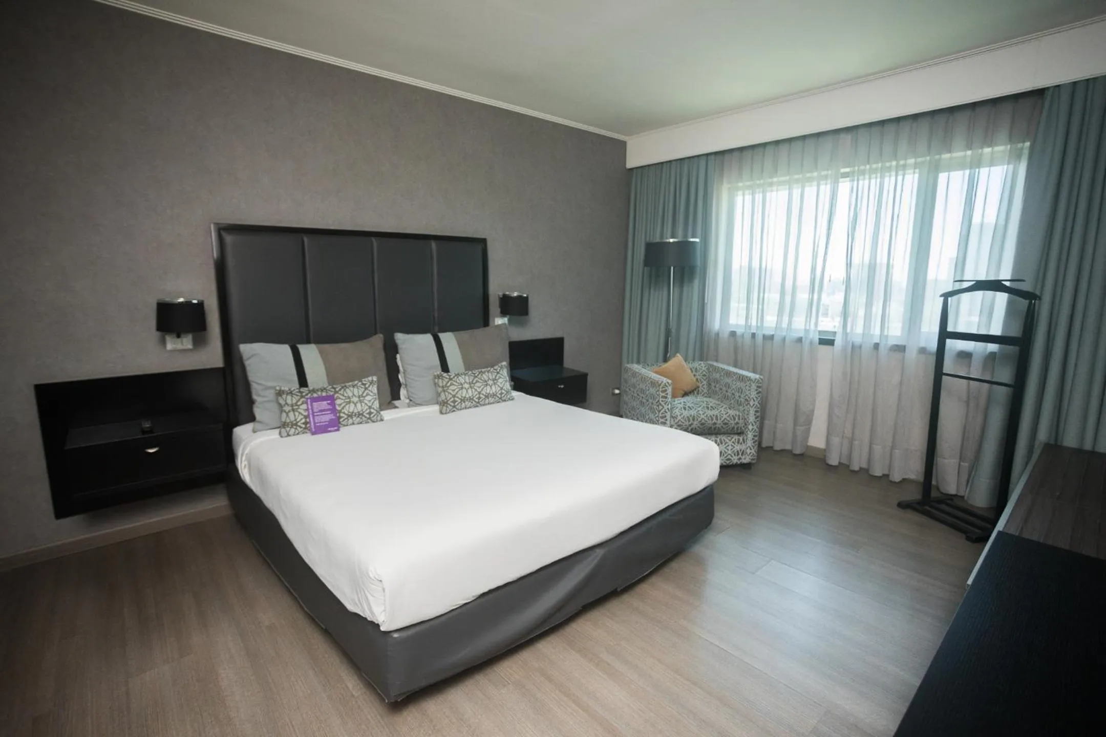 Bedroom, Bed in Mercure Santiago Centro