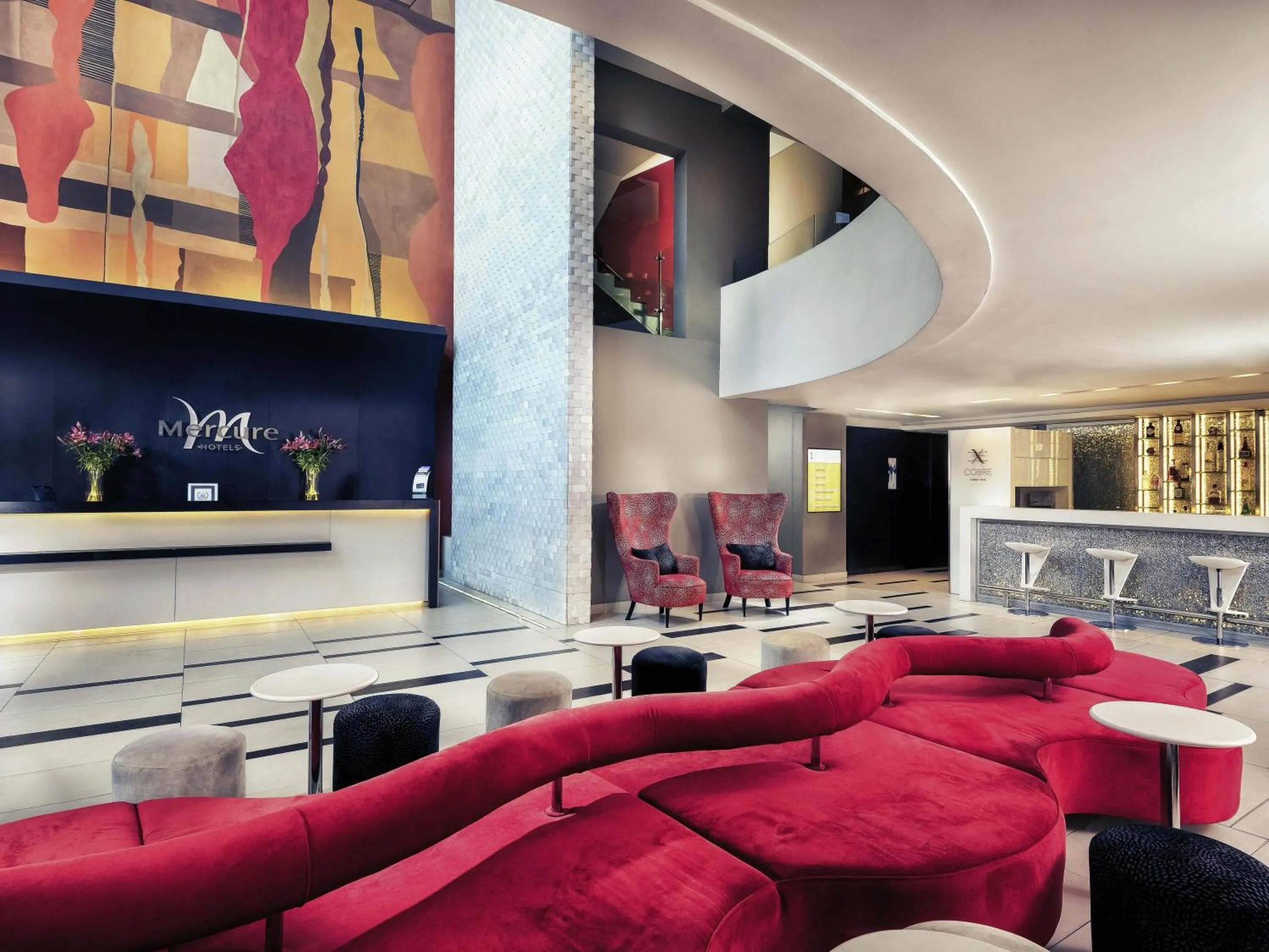 Lounge or bar in Mercure Santiago Centro