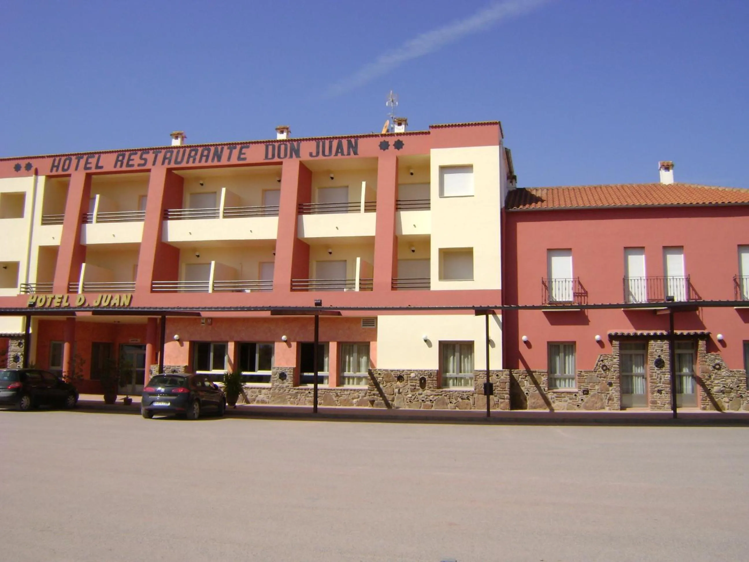 Facade/entrance in Hotel Don Juan