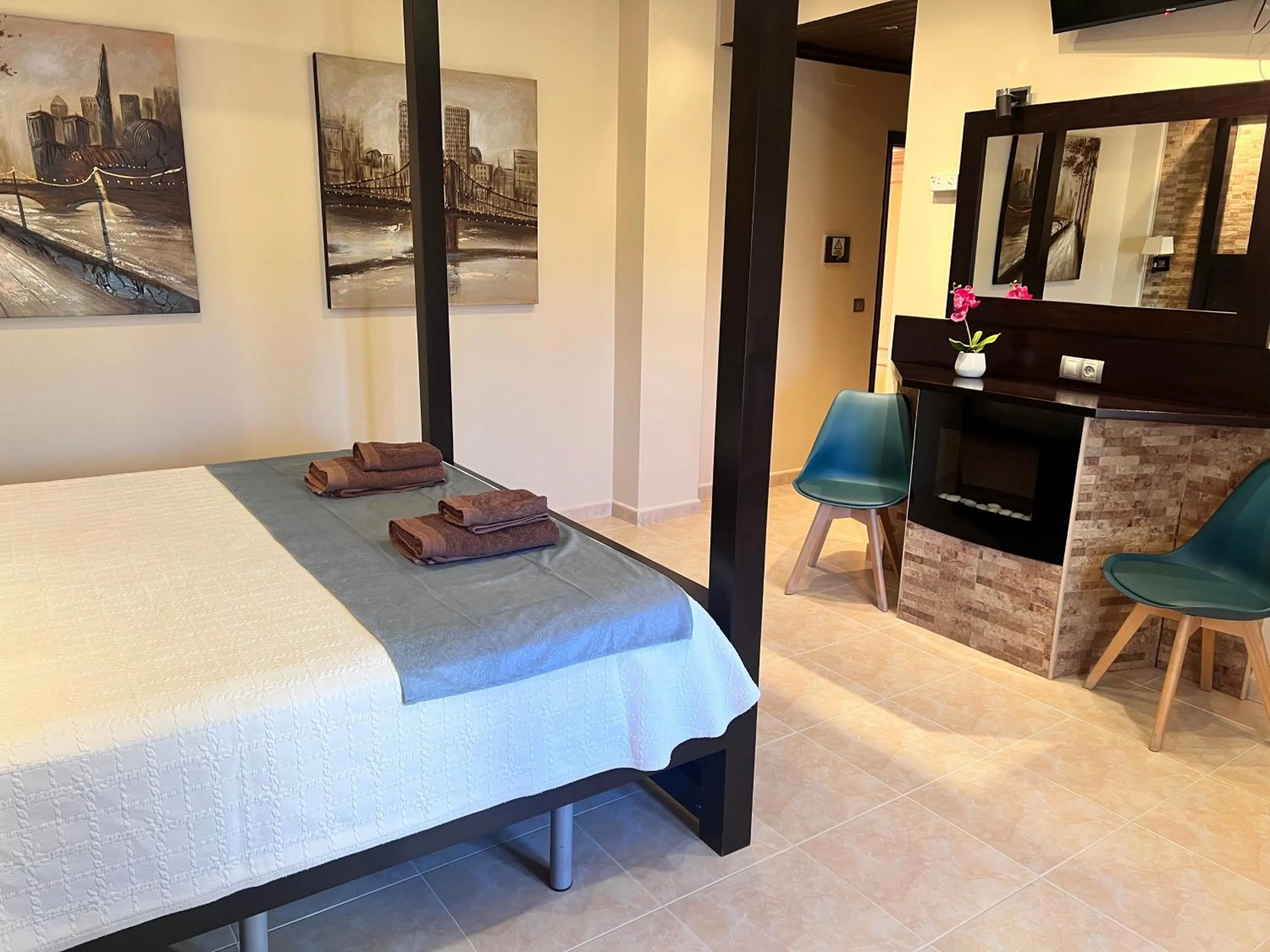 Photo of the whole room, Bed in Hotel Don Juan