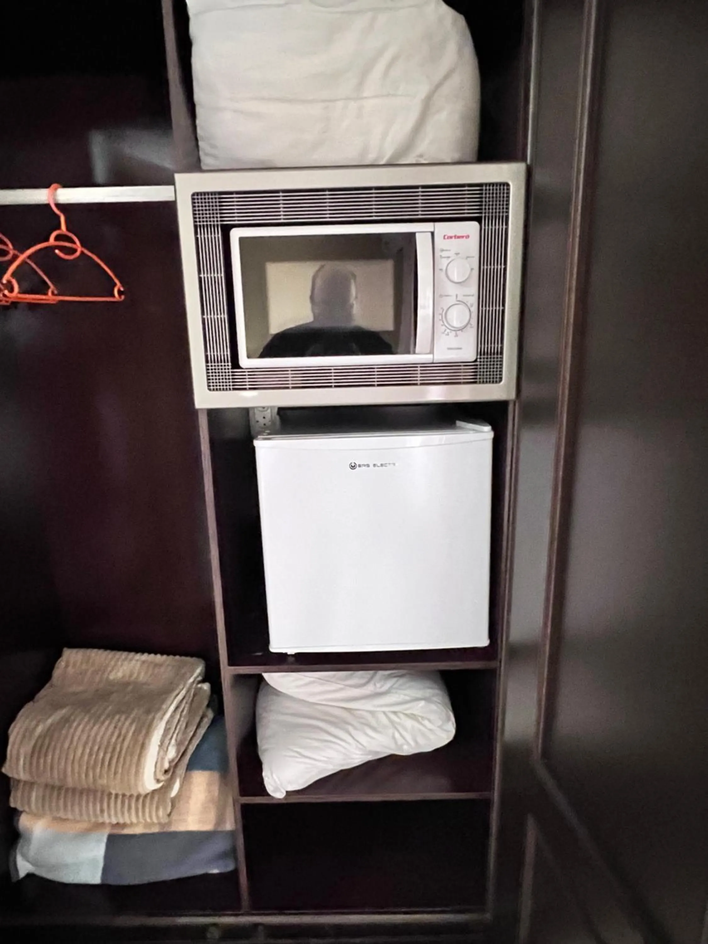 microwave in Hotel Don Juan