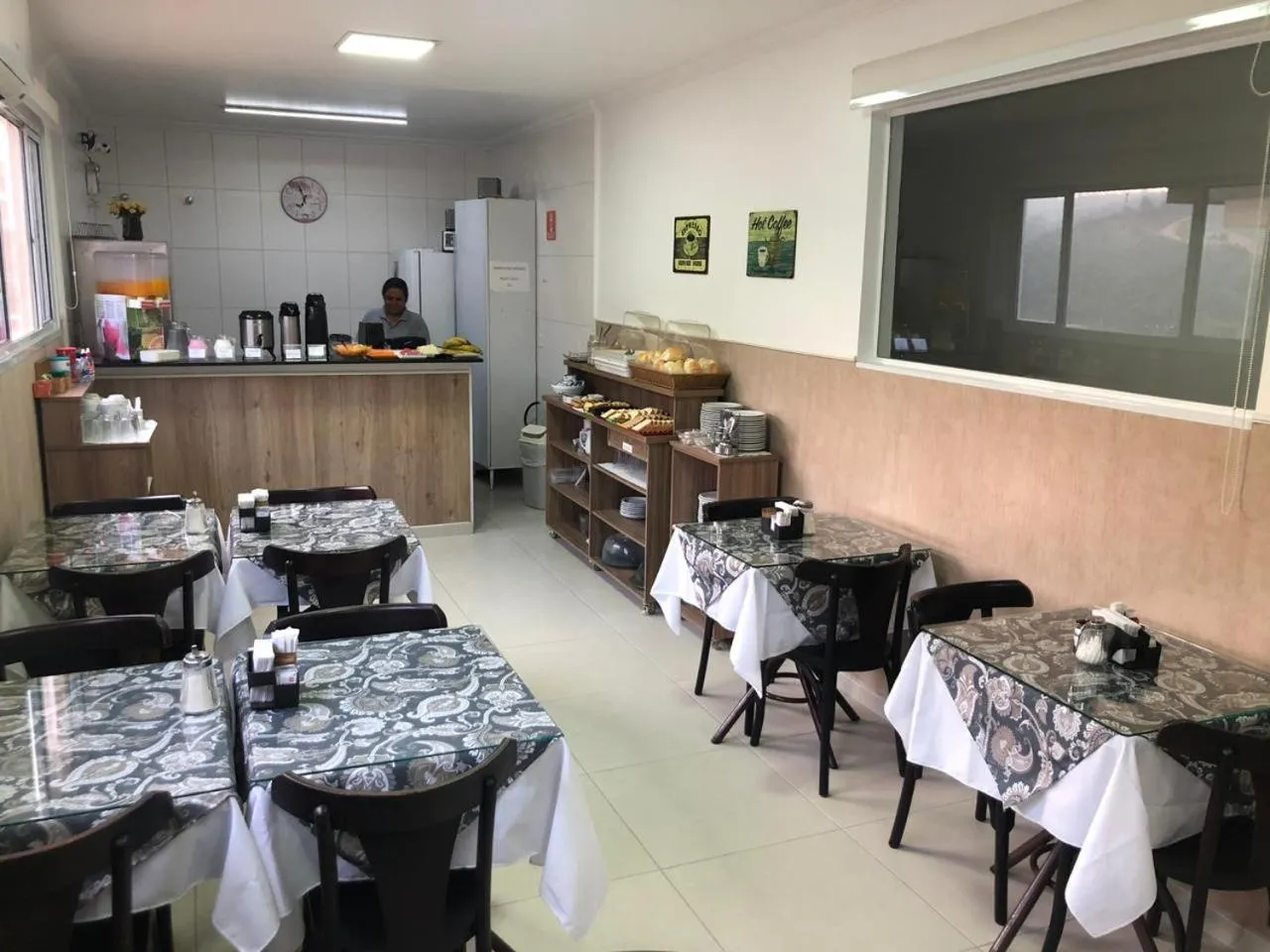 Restaurant/places to eat in Hotel Araçari