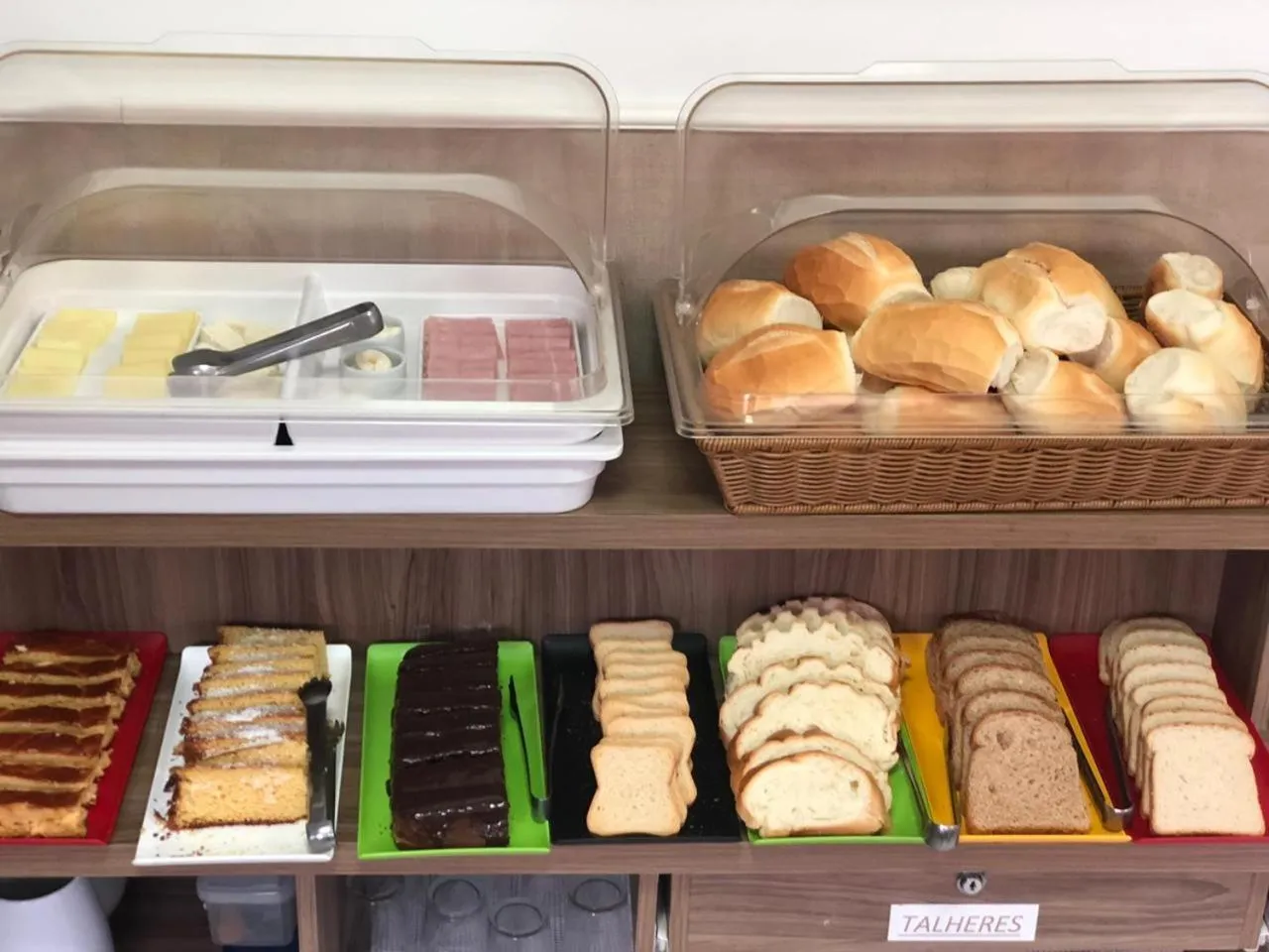 Breakfast in Hotel Araçari