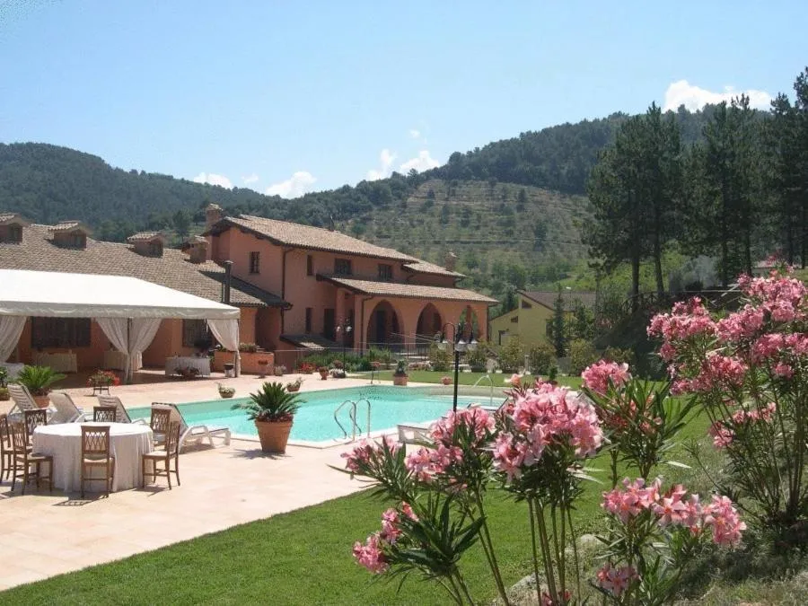 Swimming pool in Hotel La Fattoria