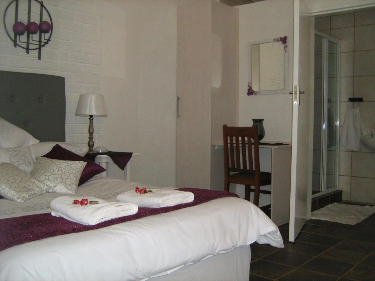 Bed in Ukarimu Guest House