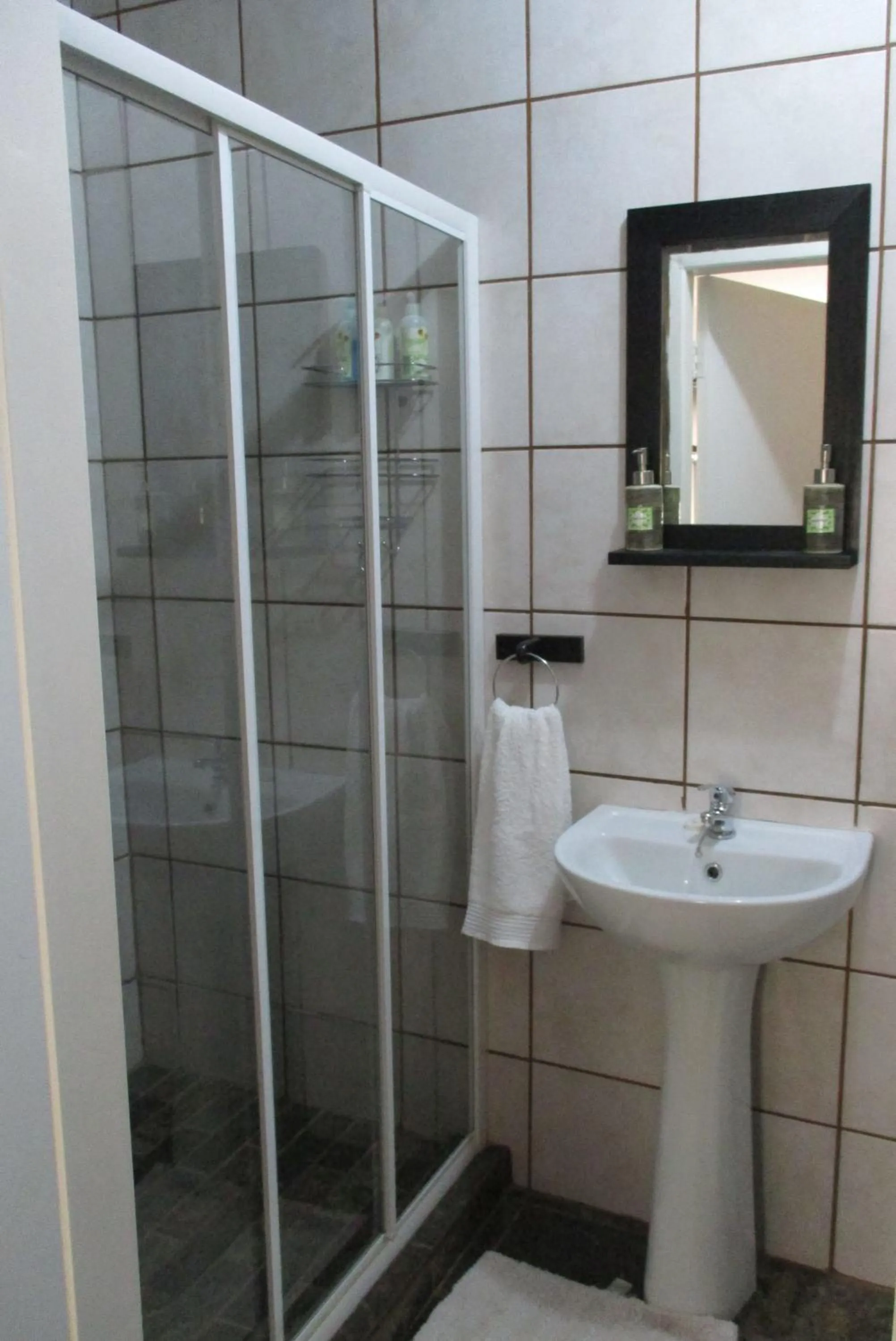 Bathroom in Ukarimu Guest House