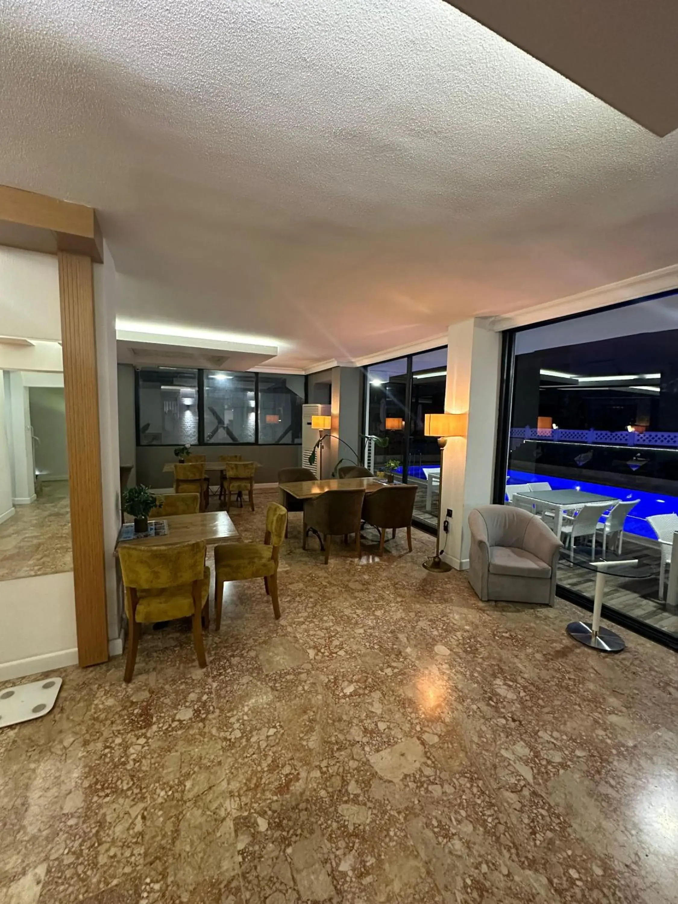 Restaurant/places to eat in NFK The House Hotel Restaurant/places to eat in NFK The House Hotel