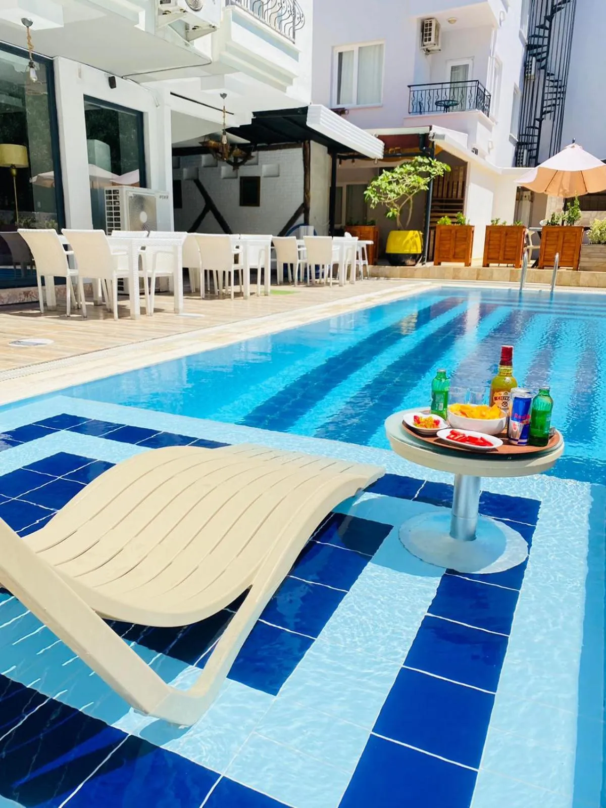 Swimming pool in NFK The House Hotel