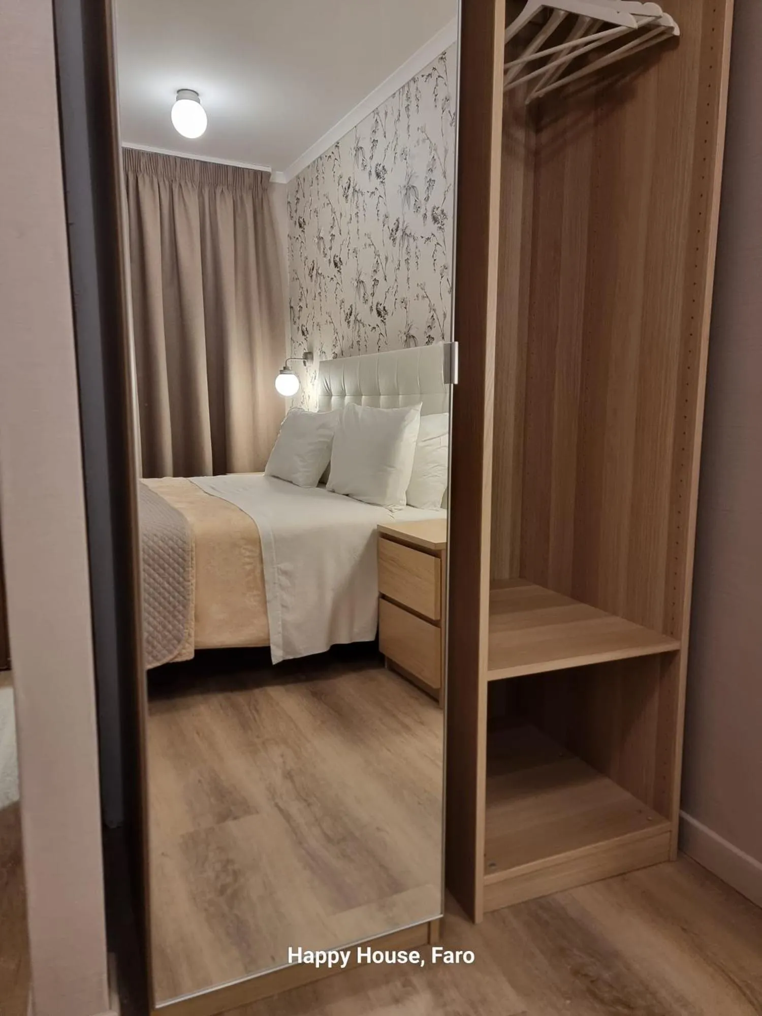 Bedroom, Bed in Happy House