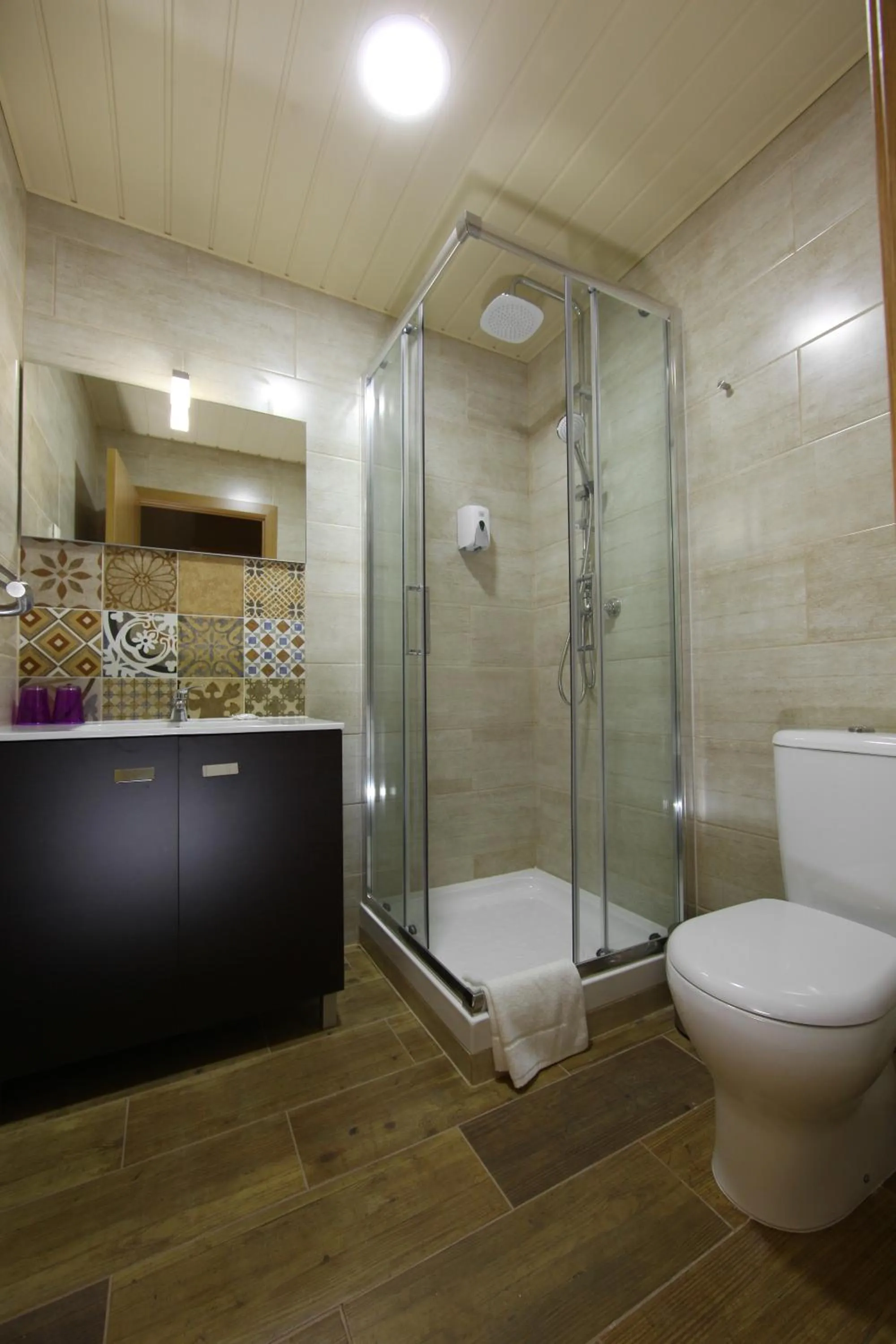 Shower in Happy House