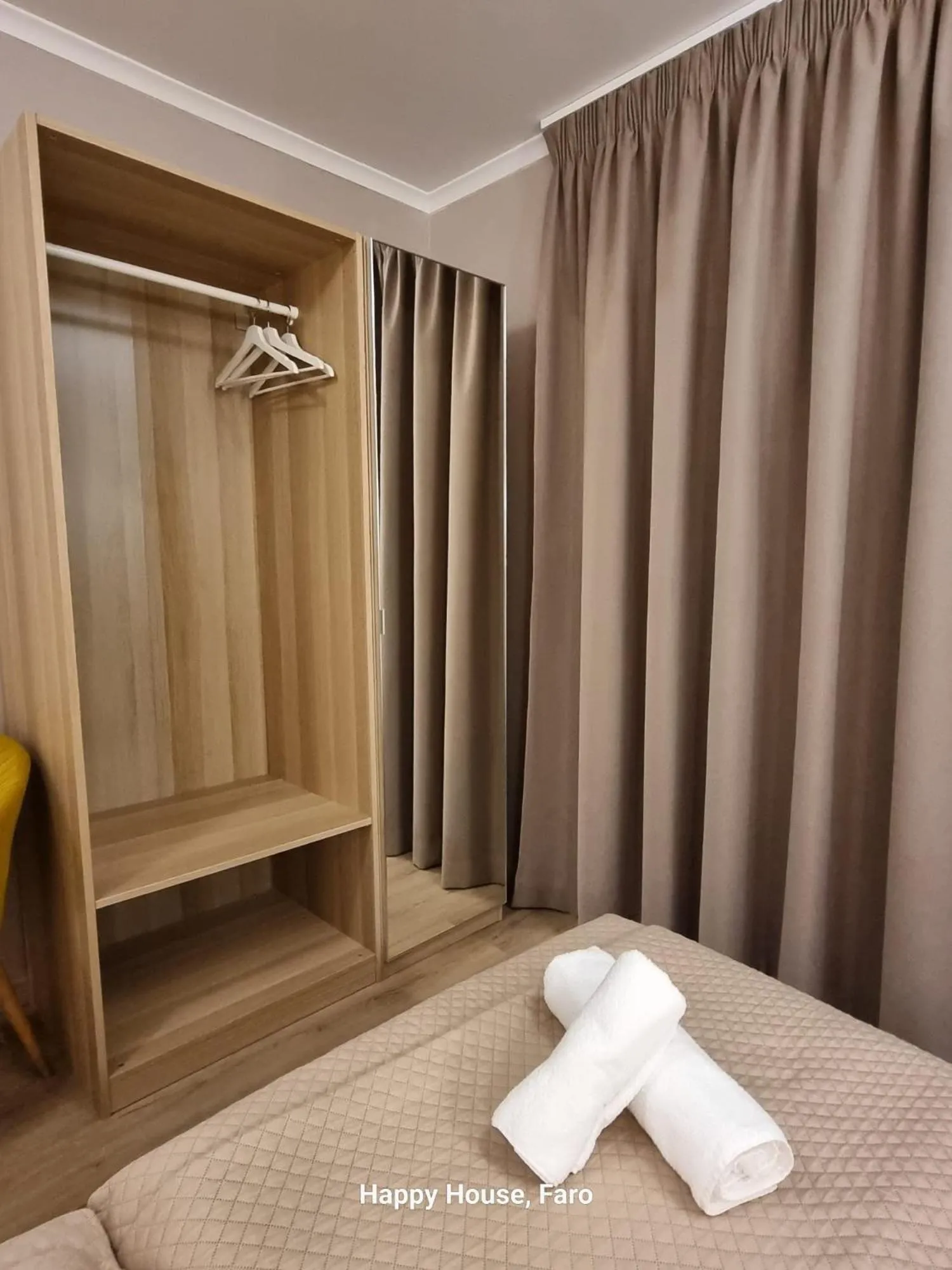 Bedroom, Bed in Happy House