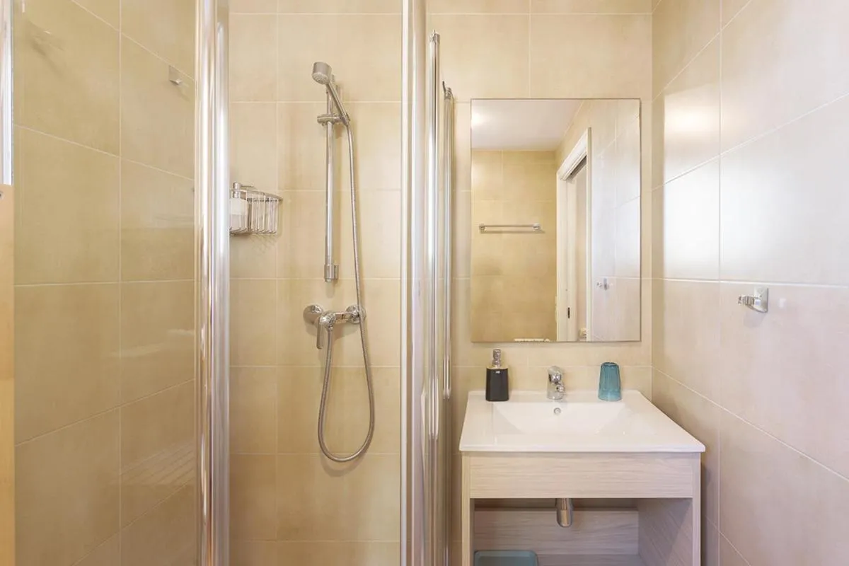 Bathroom in Pensión Zarauz Playa