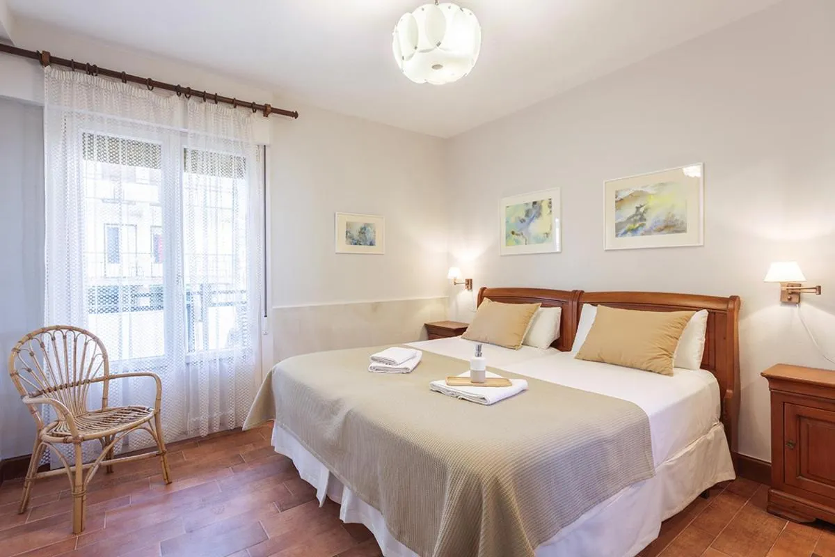 Bedroom, Bed in Pensión Zarauz Playa