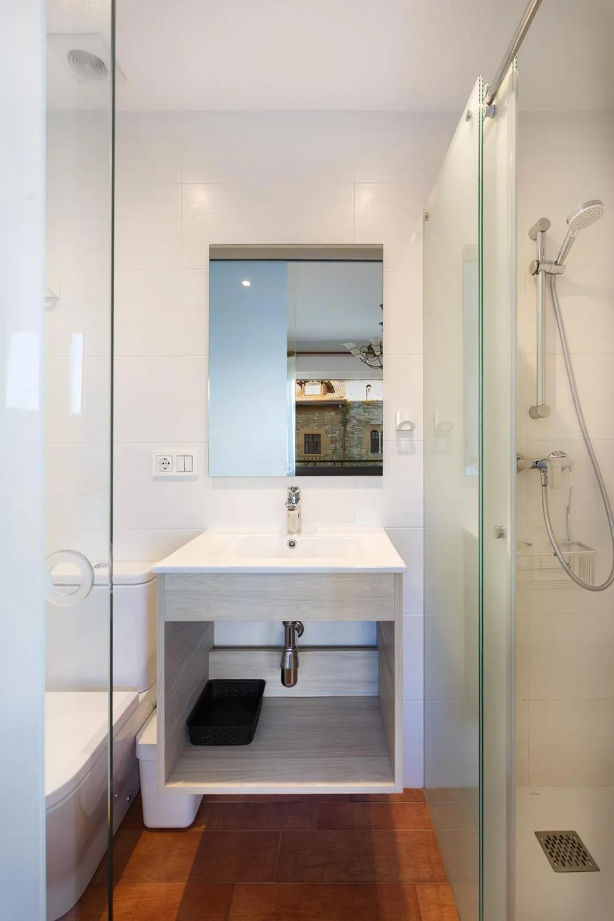 Bathroom in Pensión Zarauz Playa