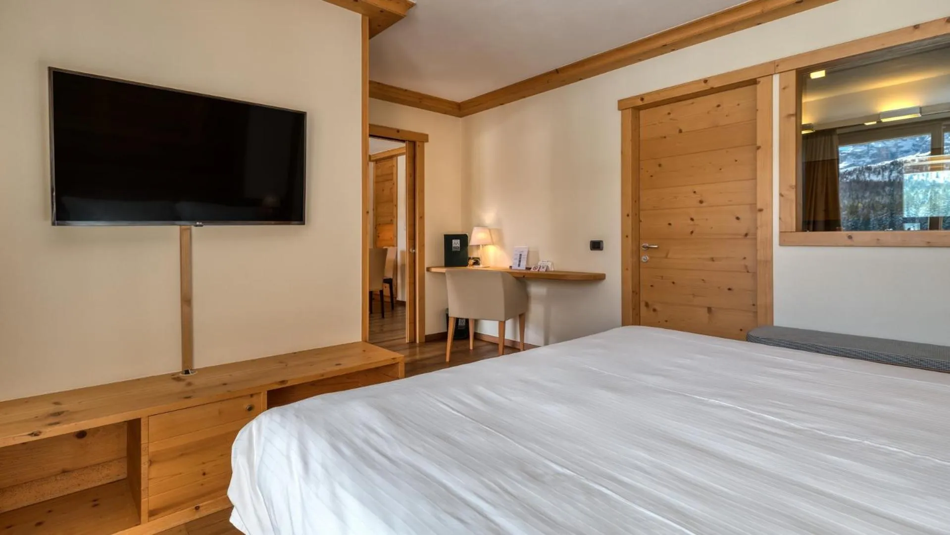 Photo of the whole room, Bed in Maribel Hotel