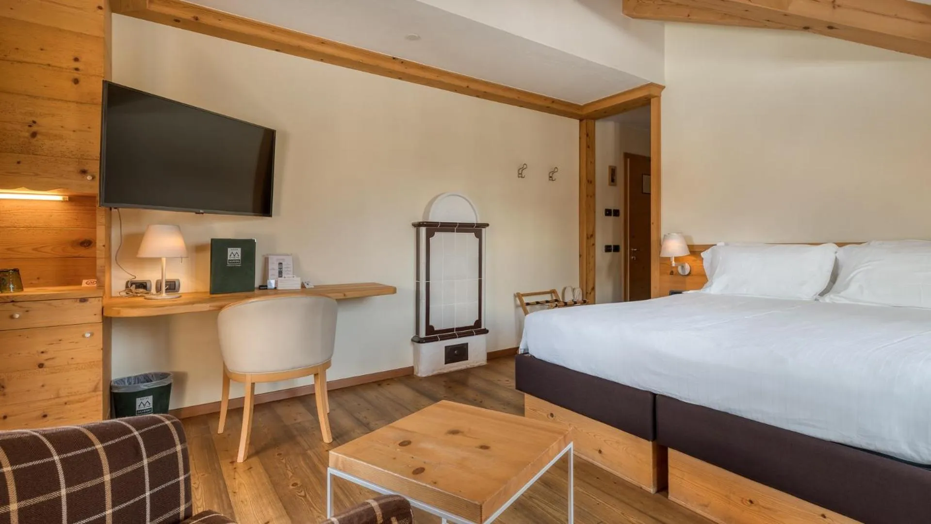 Photo of the whole room, Bed in Maribel Hotel