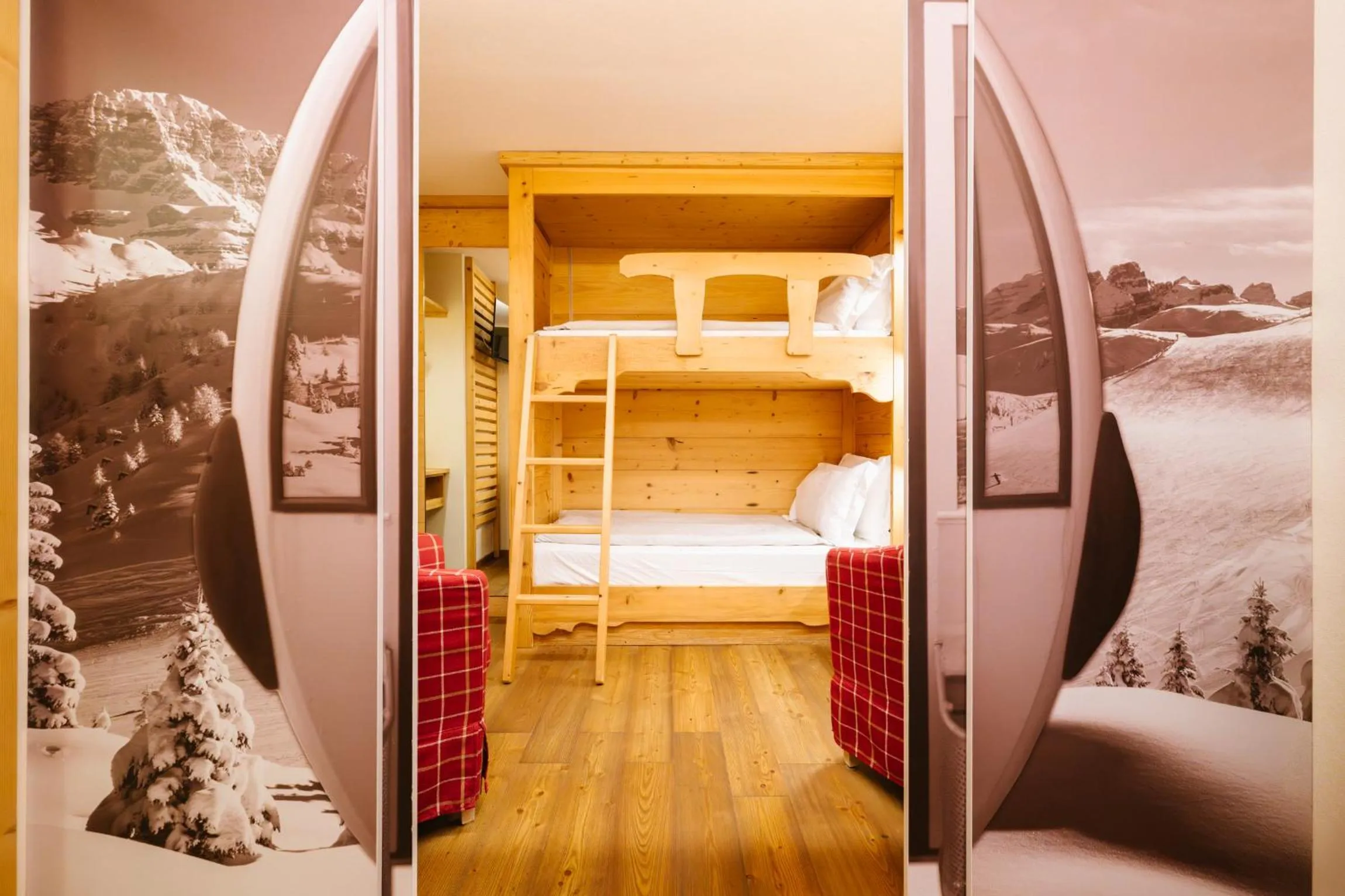 Photo of the whole room, Bed in Maribel Hotel