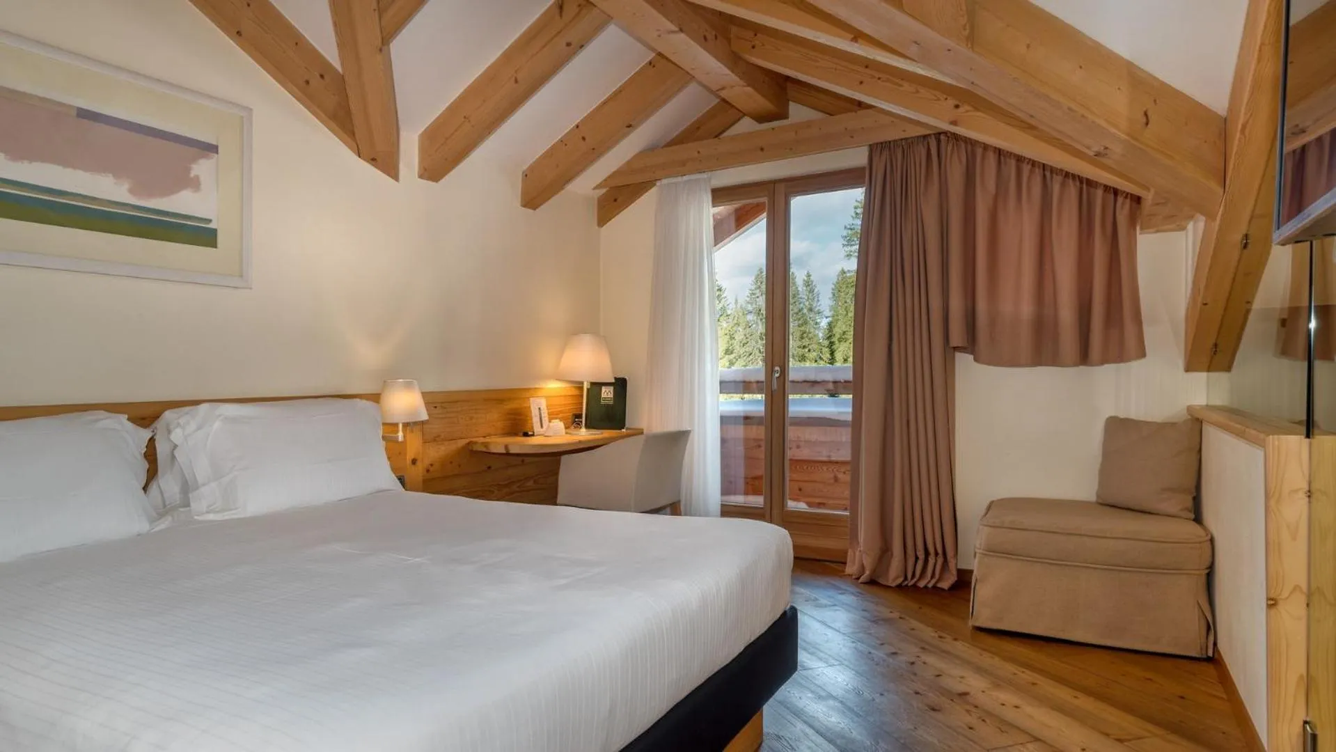 Bedroom, Bed in Maribel Hotel