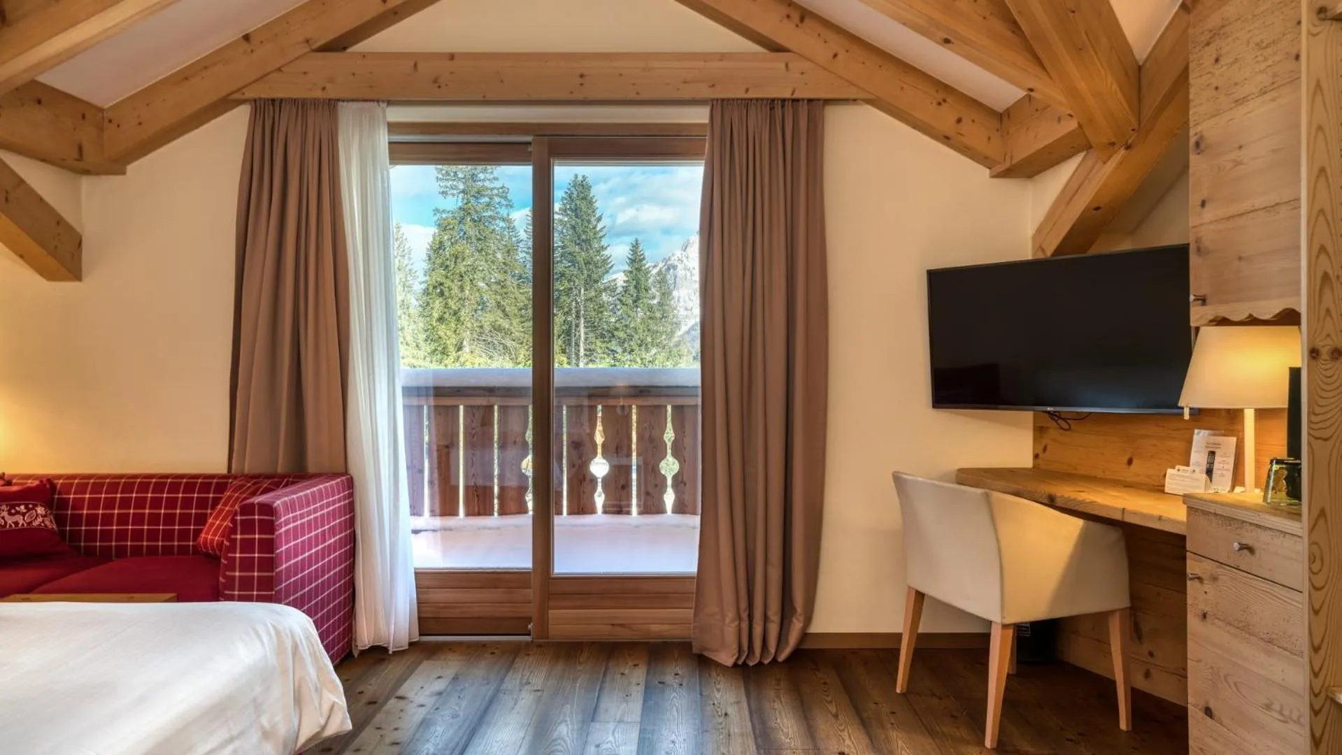 Photo of the whole room, Bed in Maribel Hotel