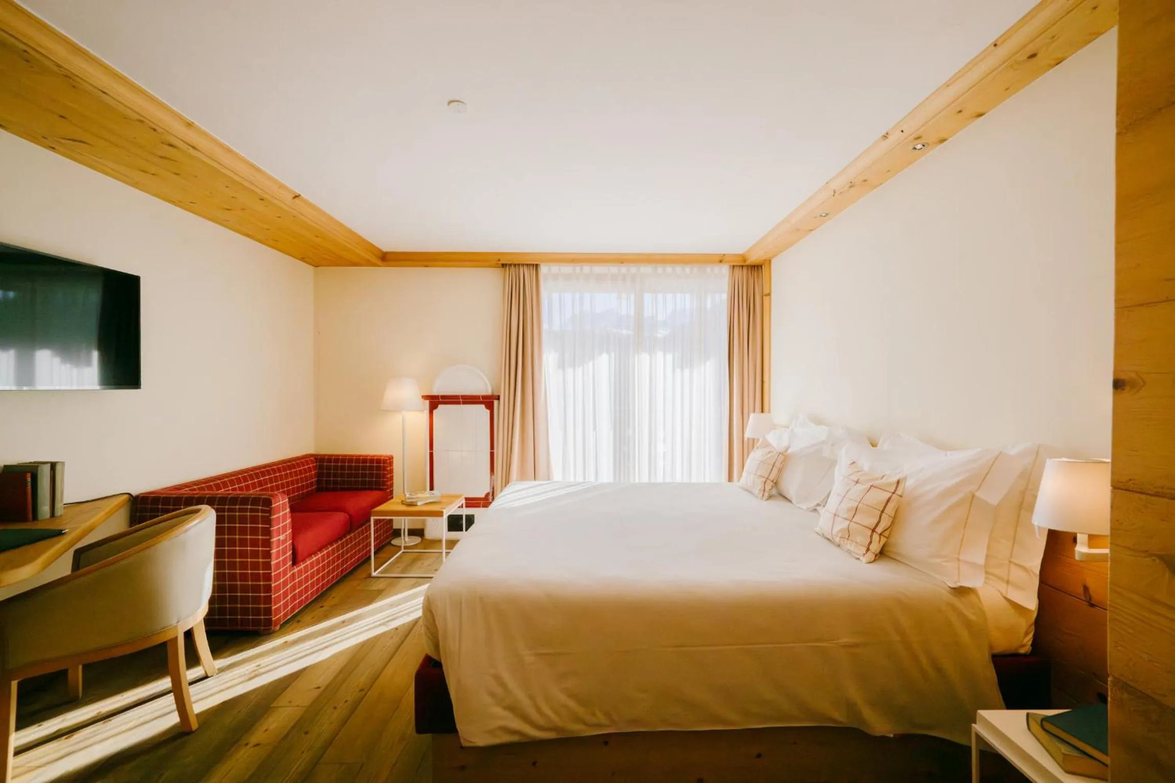 Evening entertainment, Bed in Maribel Hotel