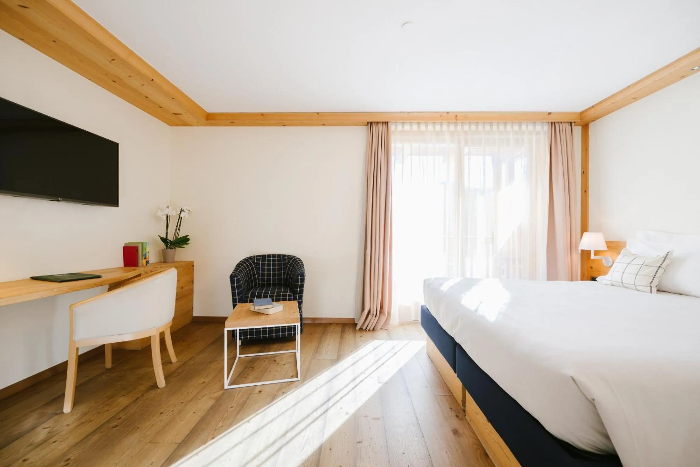 Bedroom, Bed in Maribel Hotel