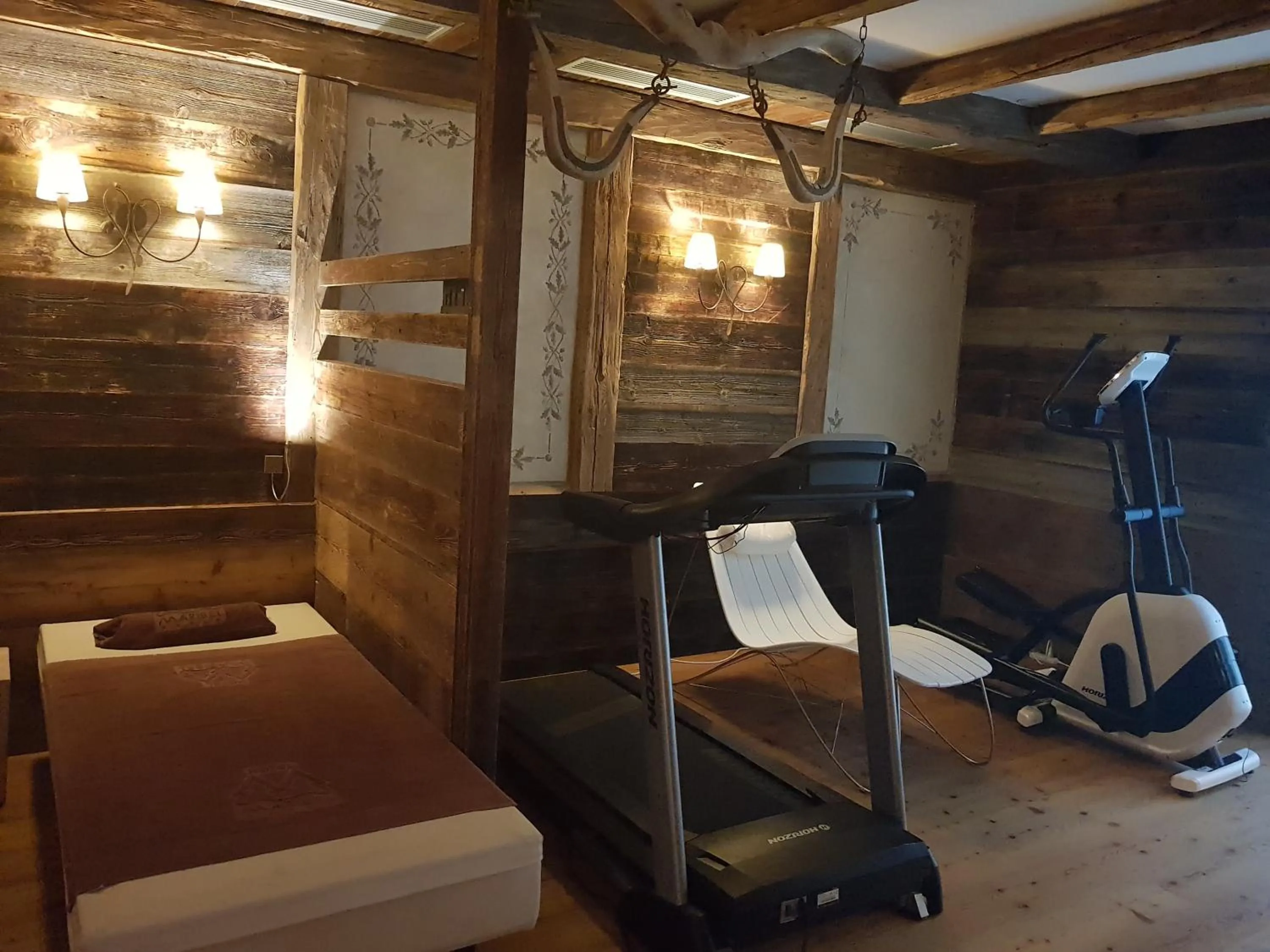 Fitness centre/facilities in Maribel Hotel