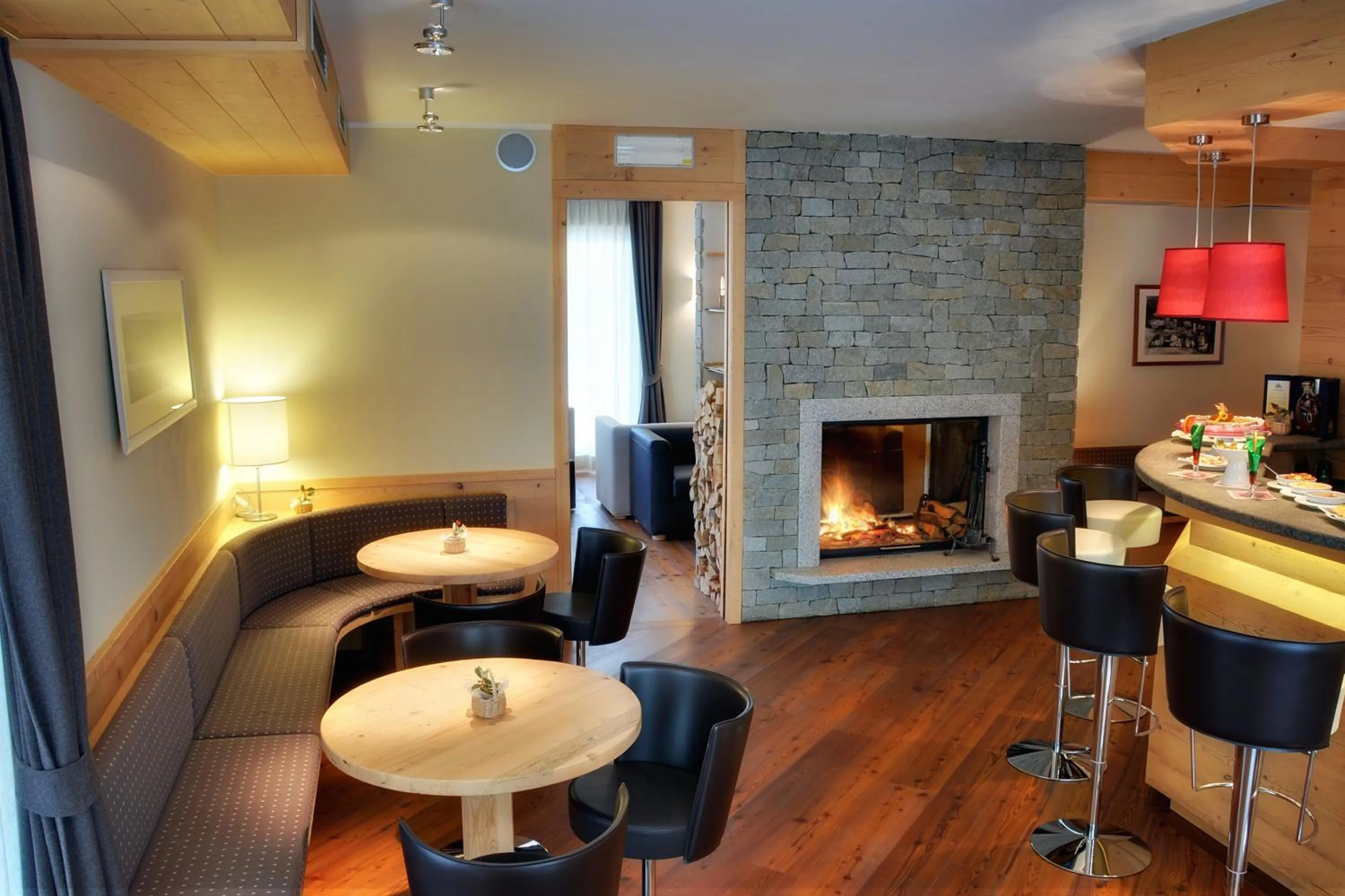 Lounge or bar in Maribel Hotel