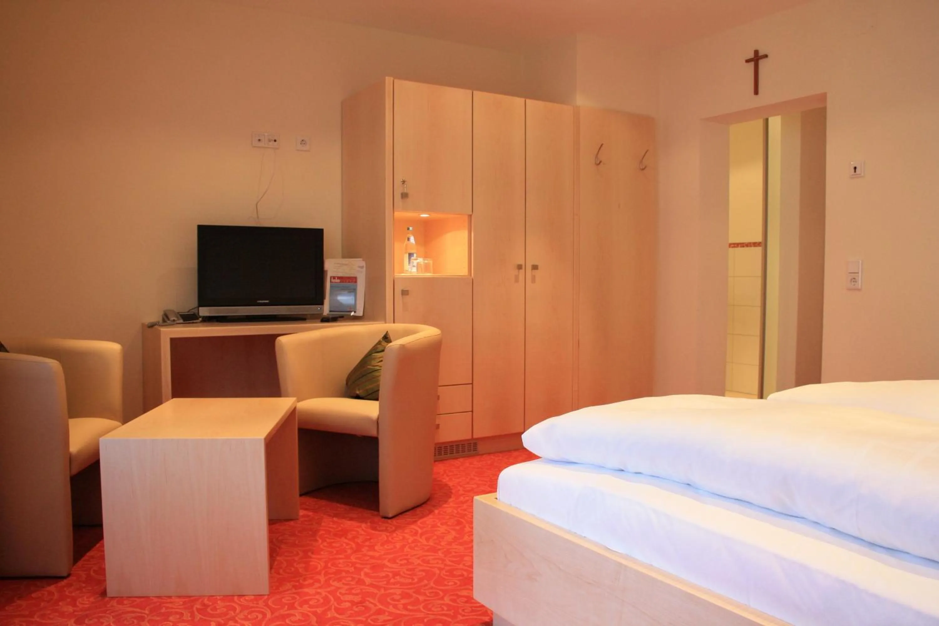 Bedroom, Bed in Landhotel Geyer