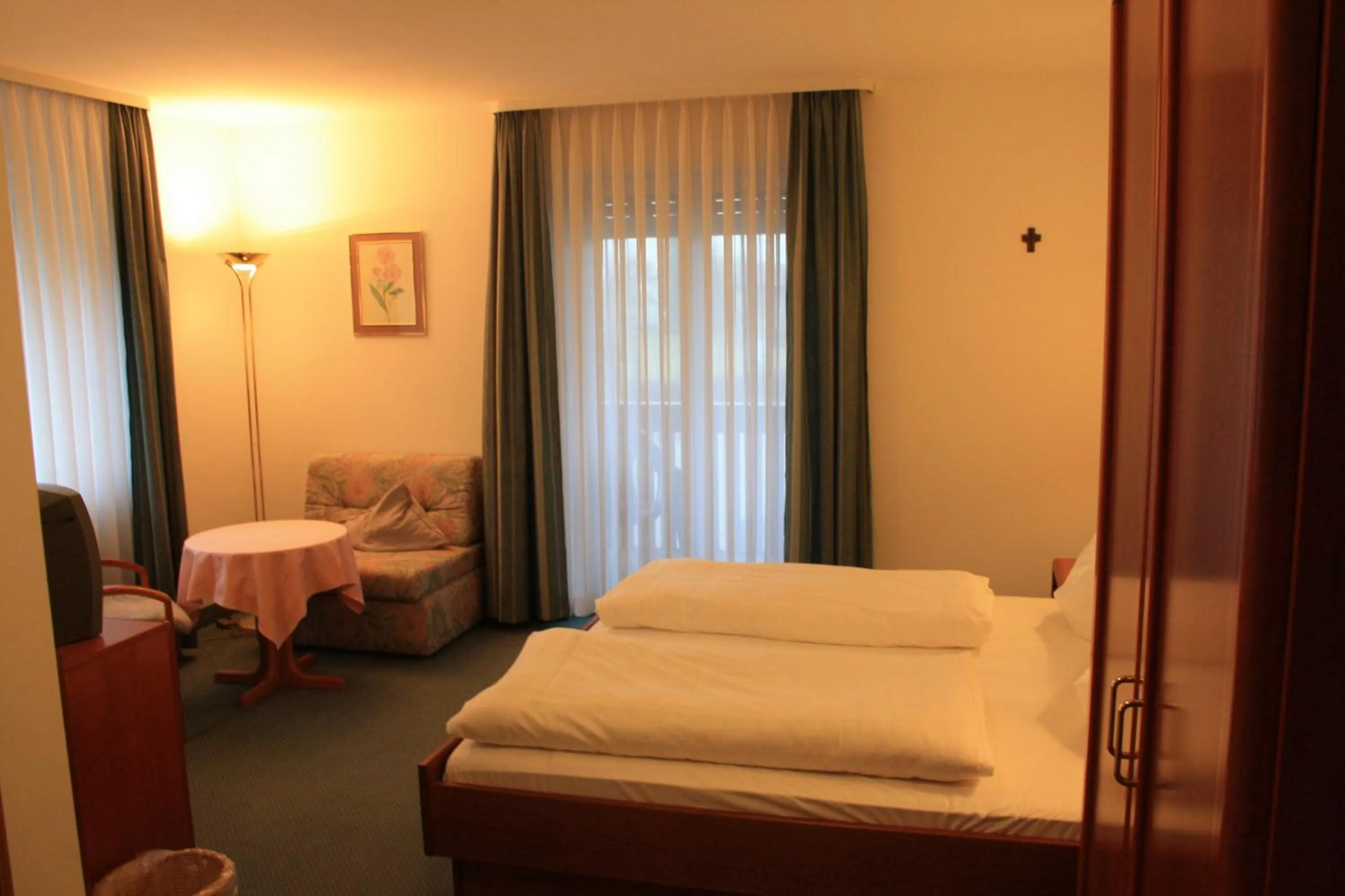 Photo of the whole room, Bed in Landhotel Geyer