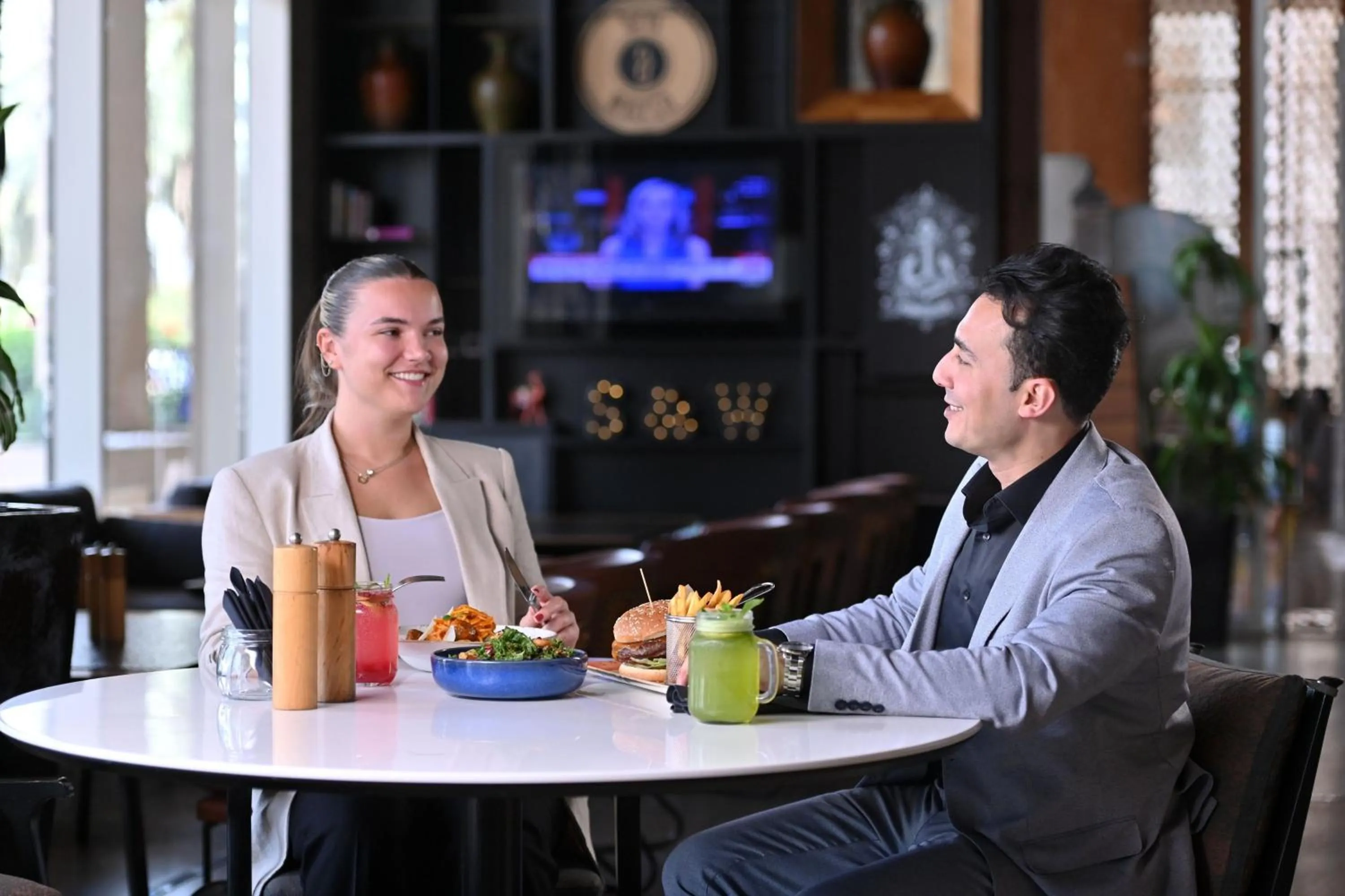 Restaurant/places to eat in Marriott Executive Apartments Dubai Creek