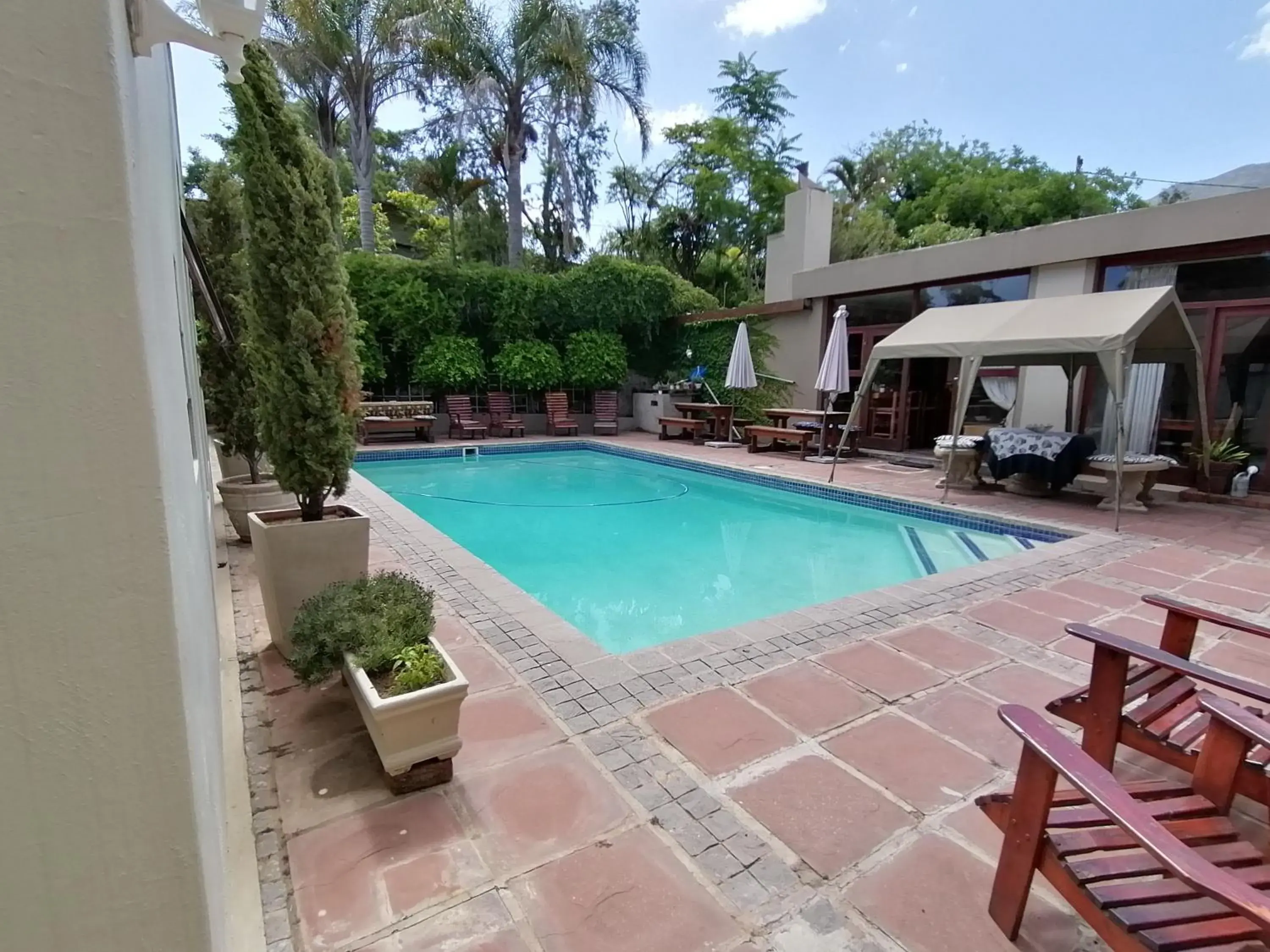 Twin Room with Pool View - single occupancy in Aanhuizen Guest House Twin Room with Pool View - single occupancy in Aanhuizen Guest House