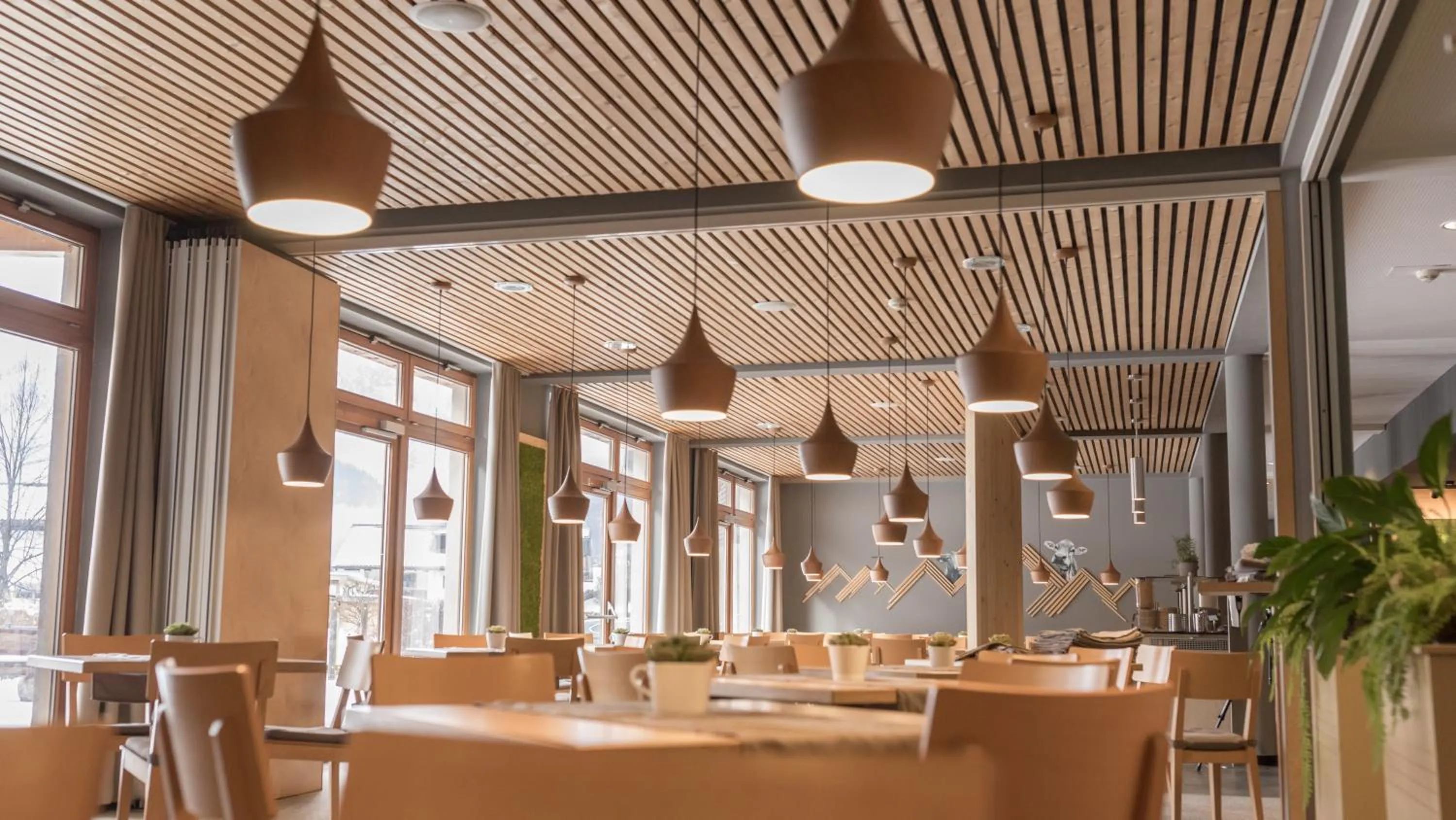 Restaurant/places to eat in JUFA Hotel Montafon