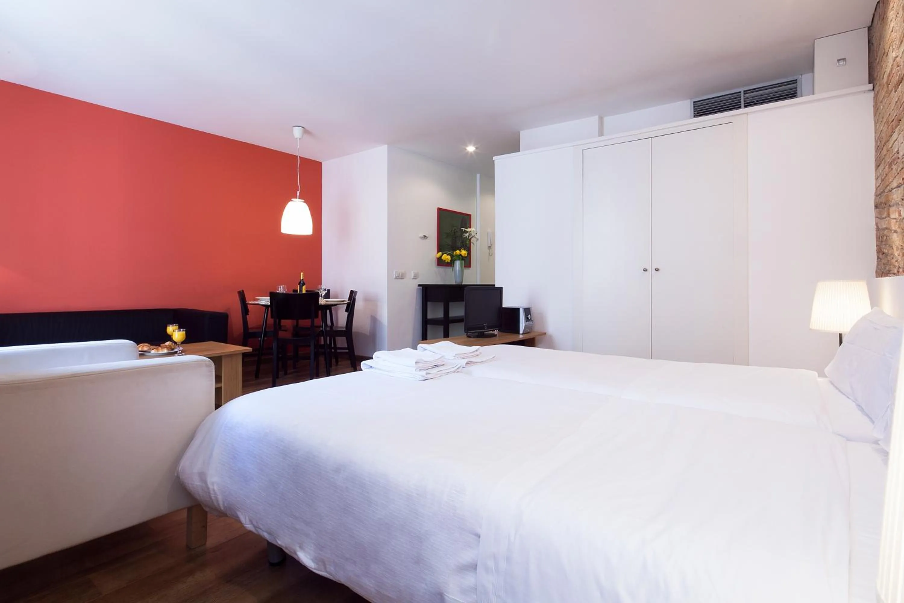 Bedroom, Bed in Inside Barcelona Apartments Sants