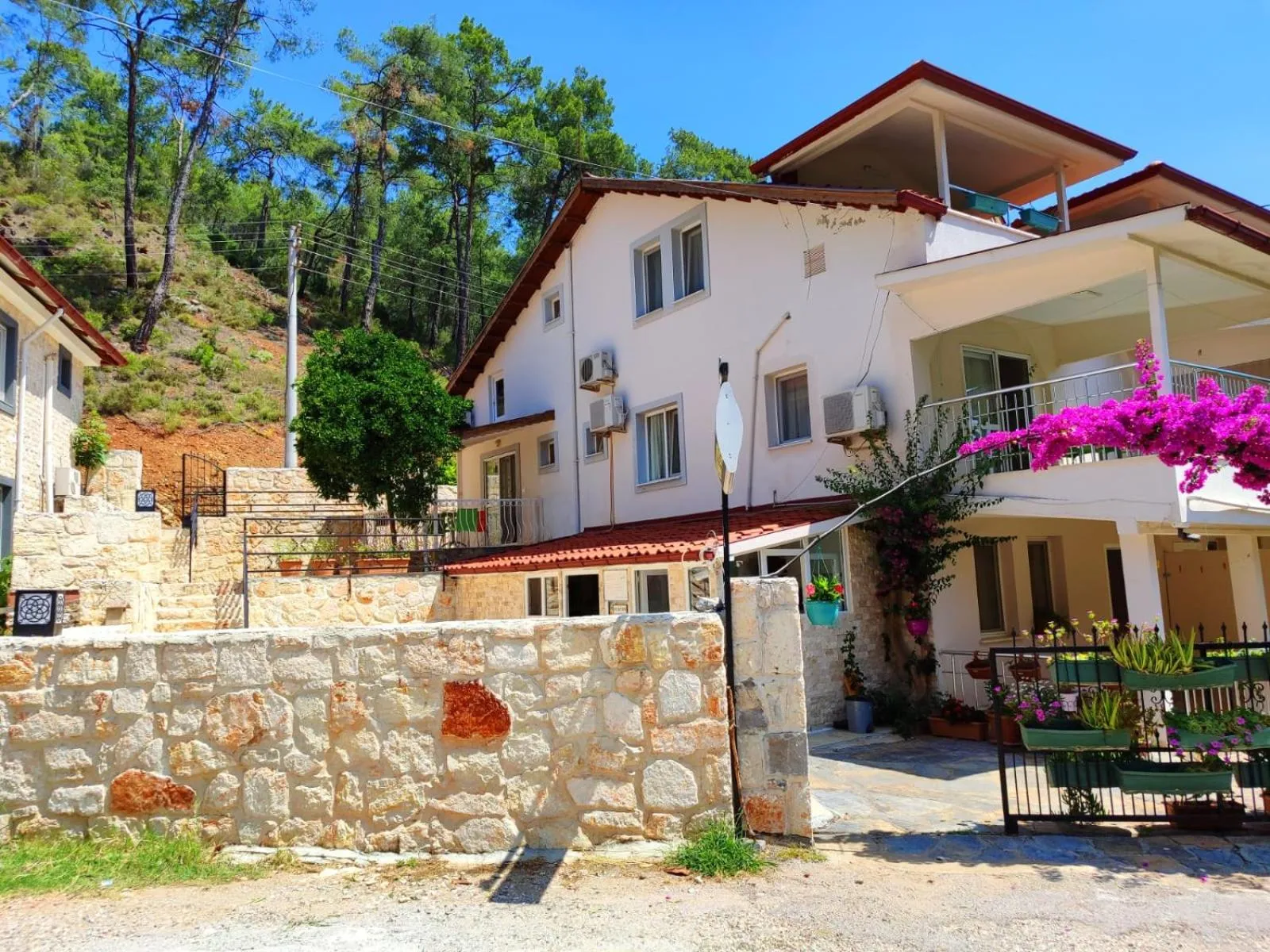 Property building in Bucak Apart Hotel Göcek & Beach
