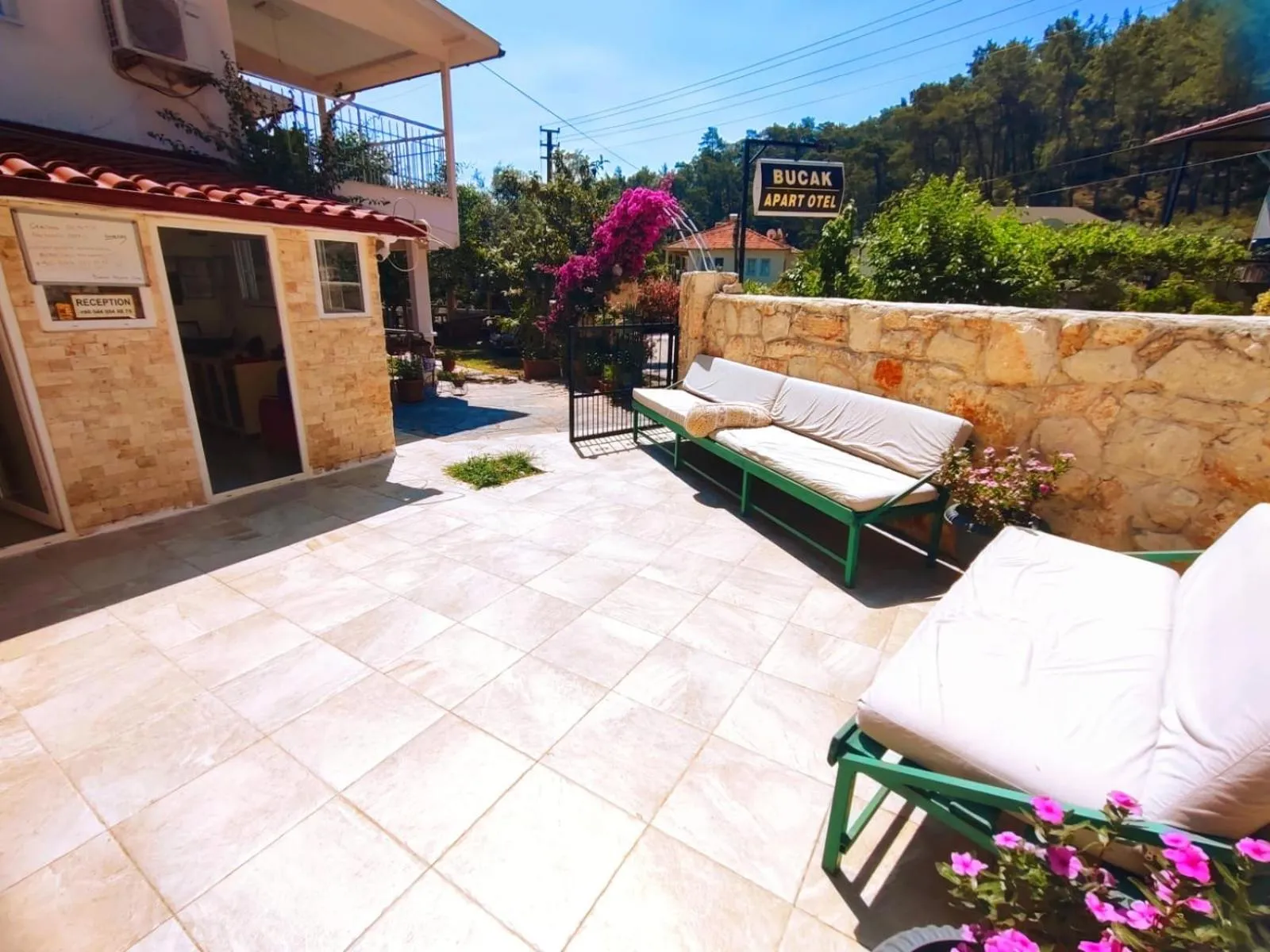 Lobby or reception in Bucak Apart Hotel Göcek & Beach