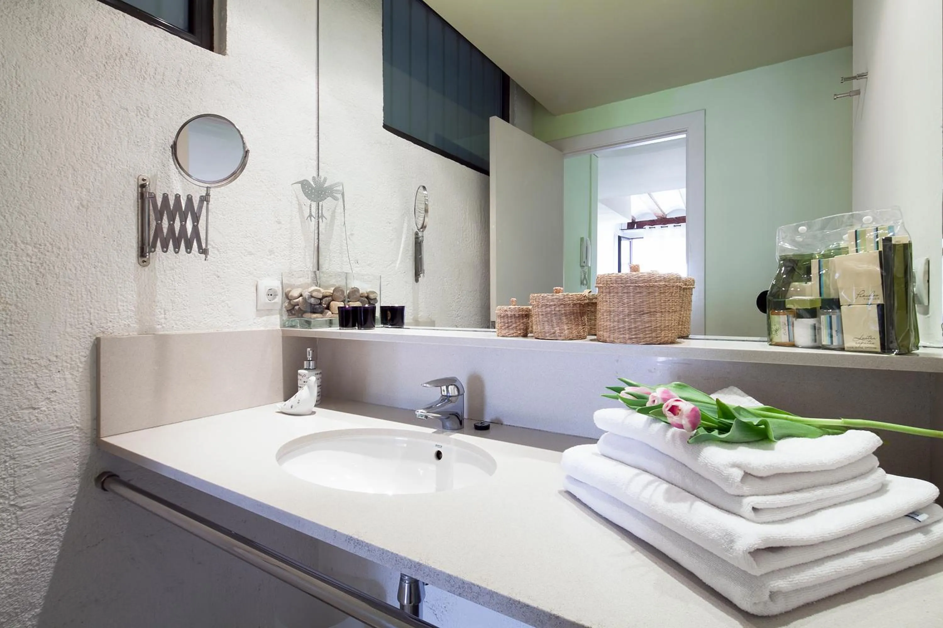 Bathroom in Inside Barcelona Apartments Esparteria