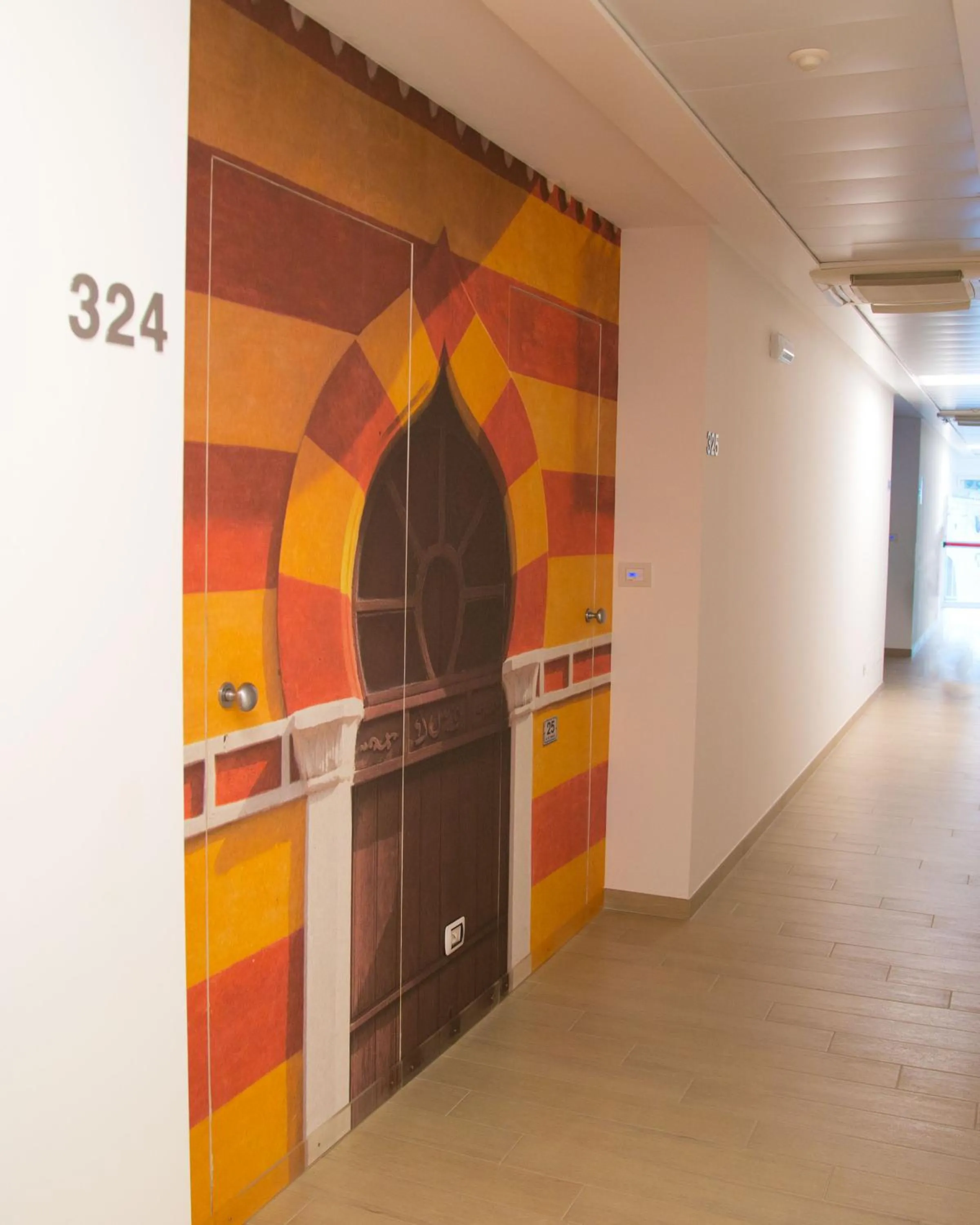 Decorative detail in Est hotel