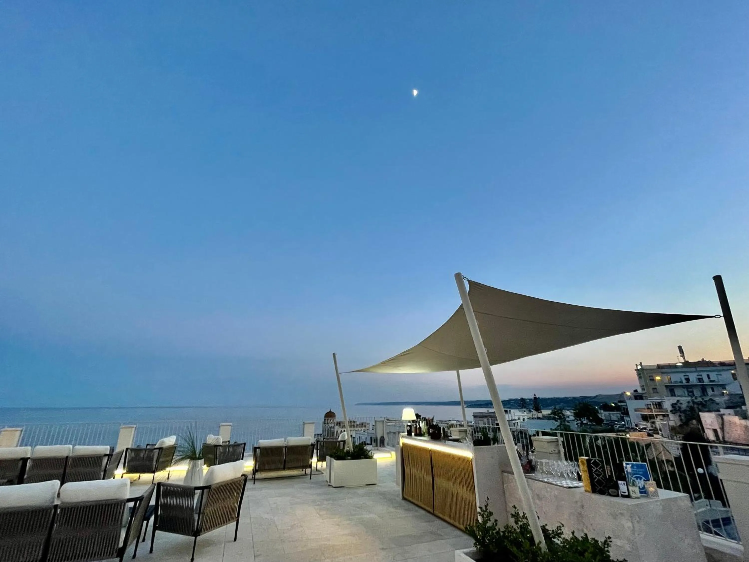 Lounge or bar in Est hotel