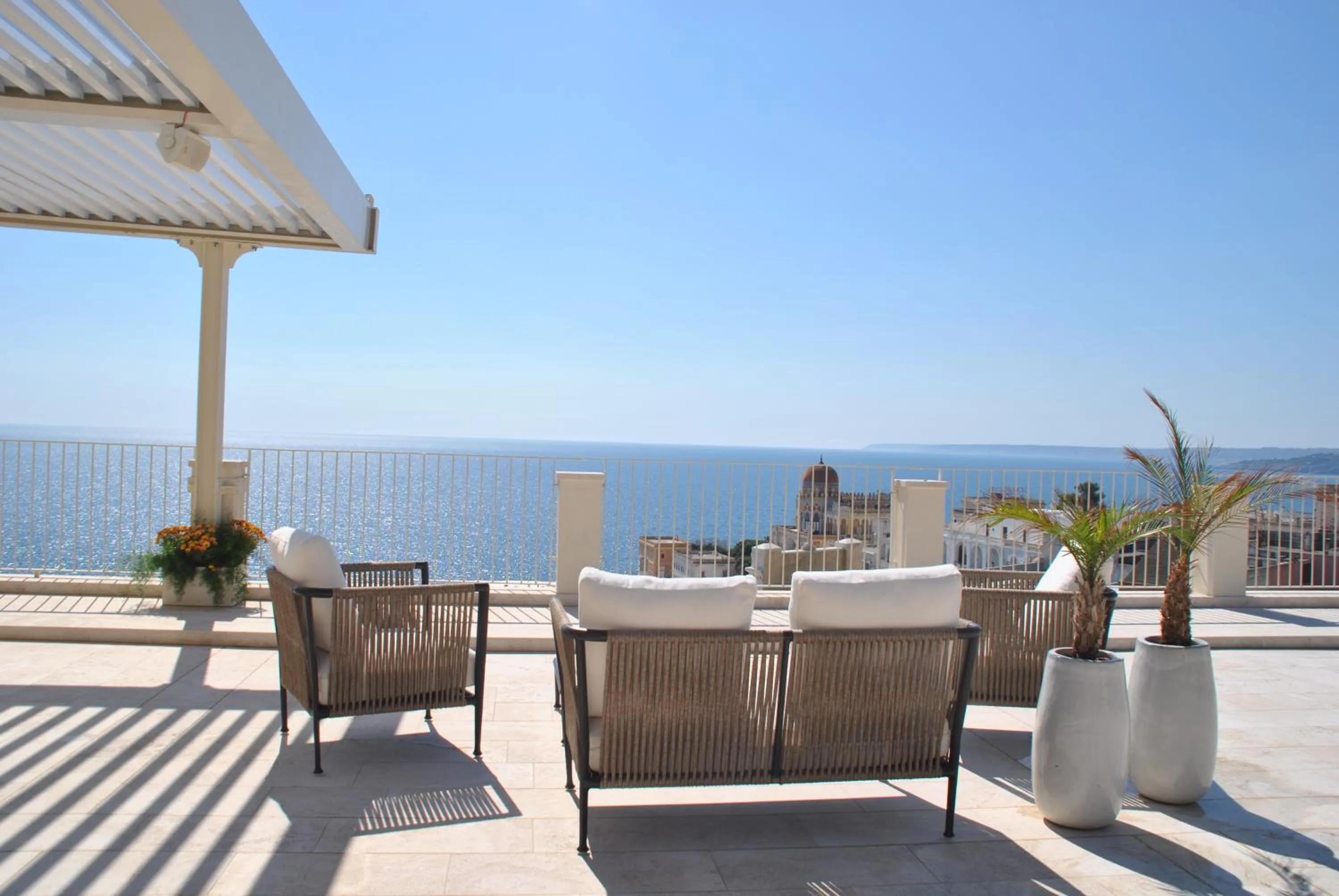 Balcony/Terrace in Est hotel