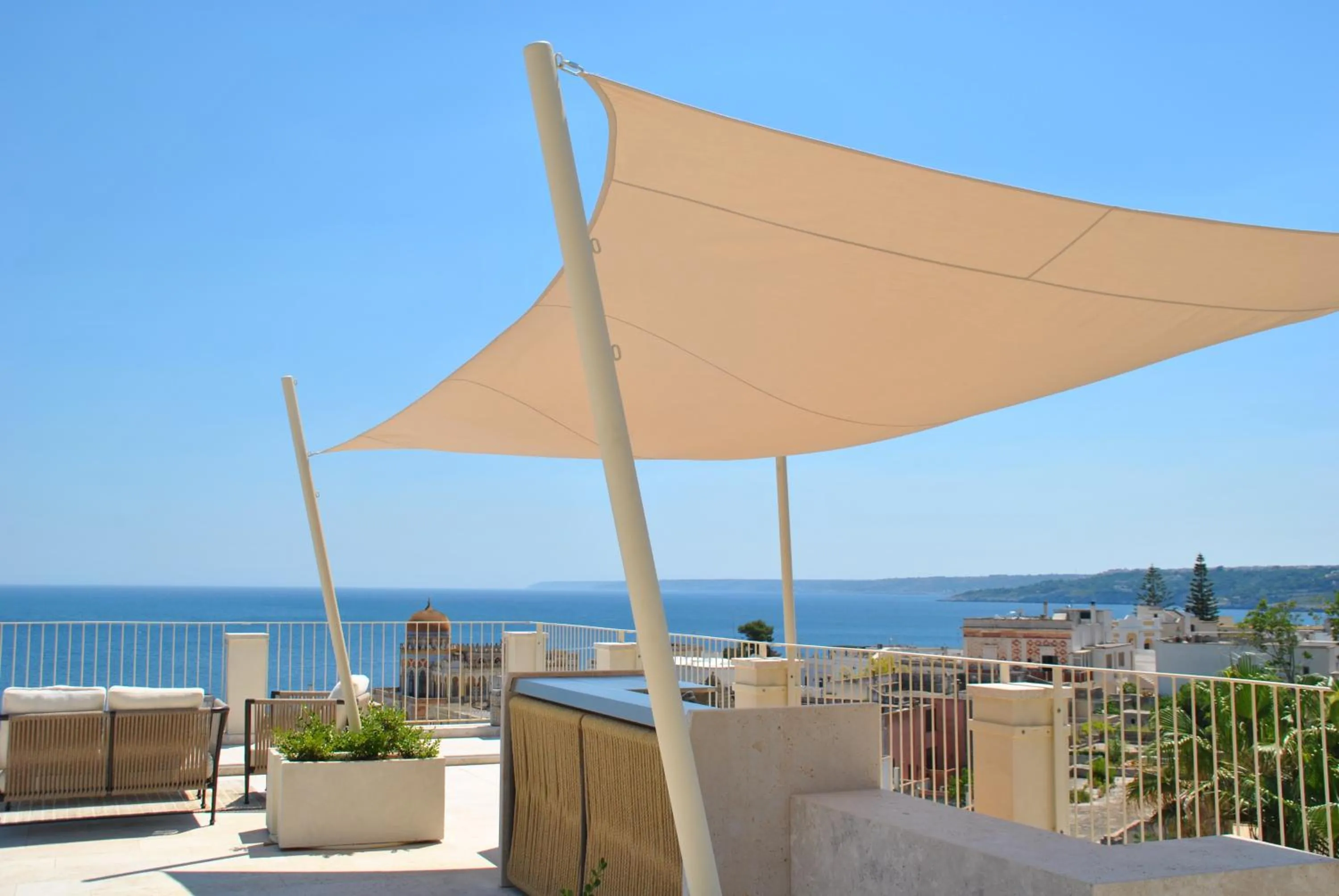 Balcony/Terrace in Est hotel