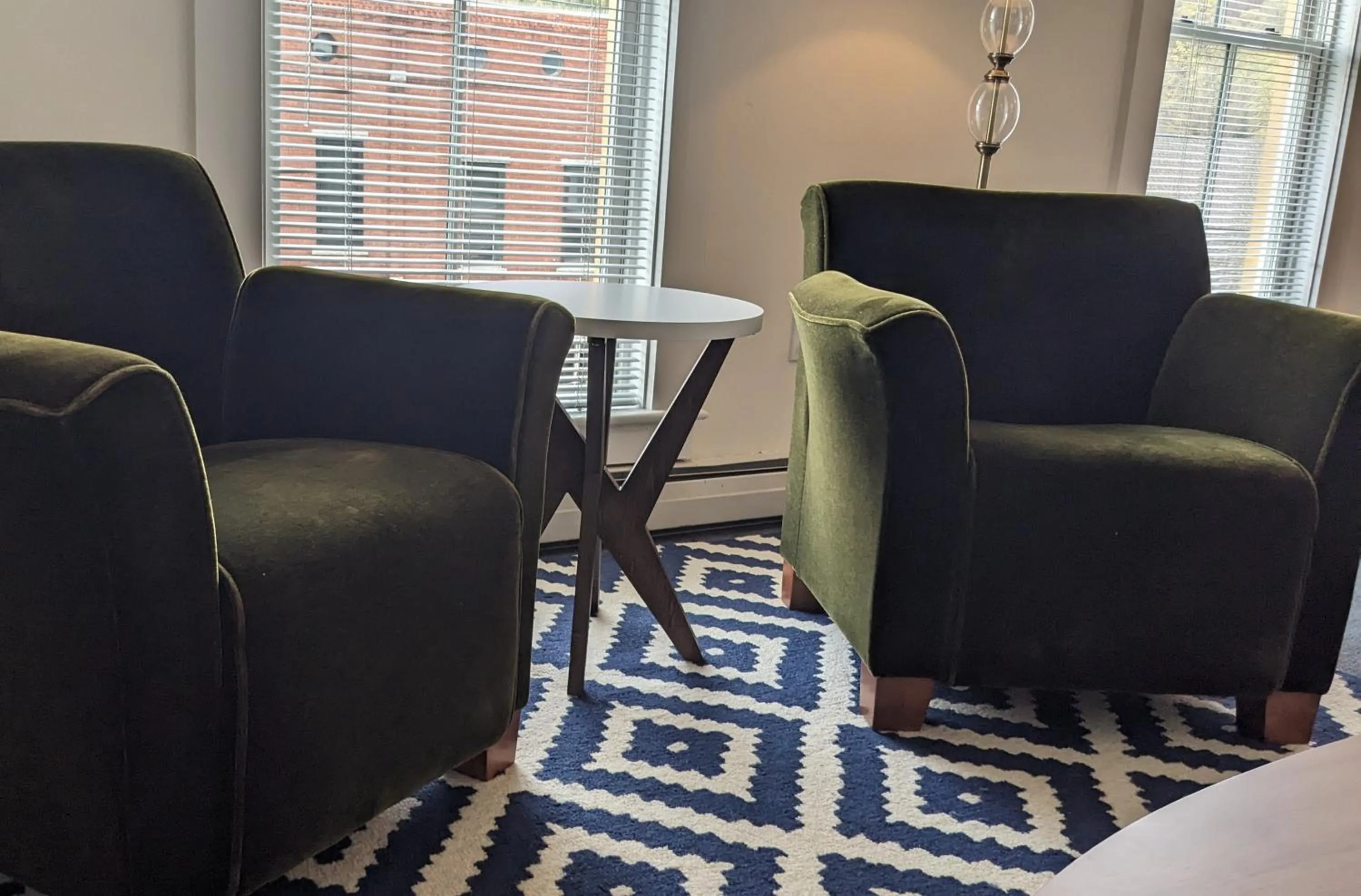 Living room in Bristol Suites