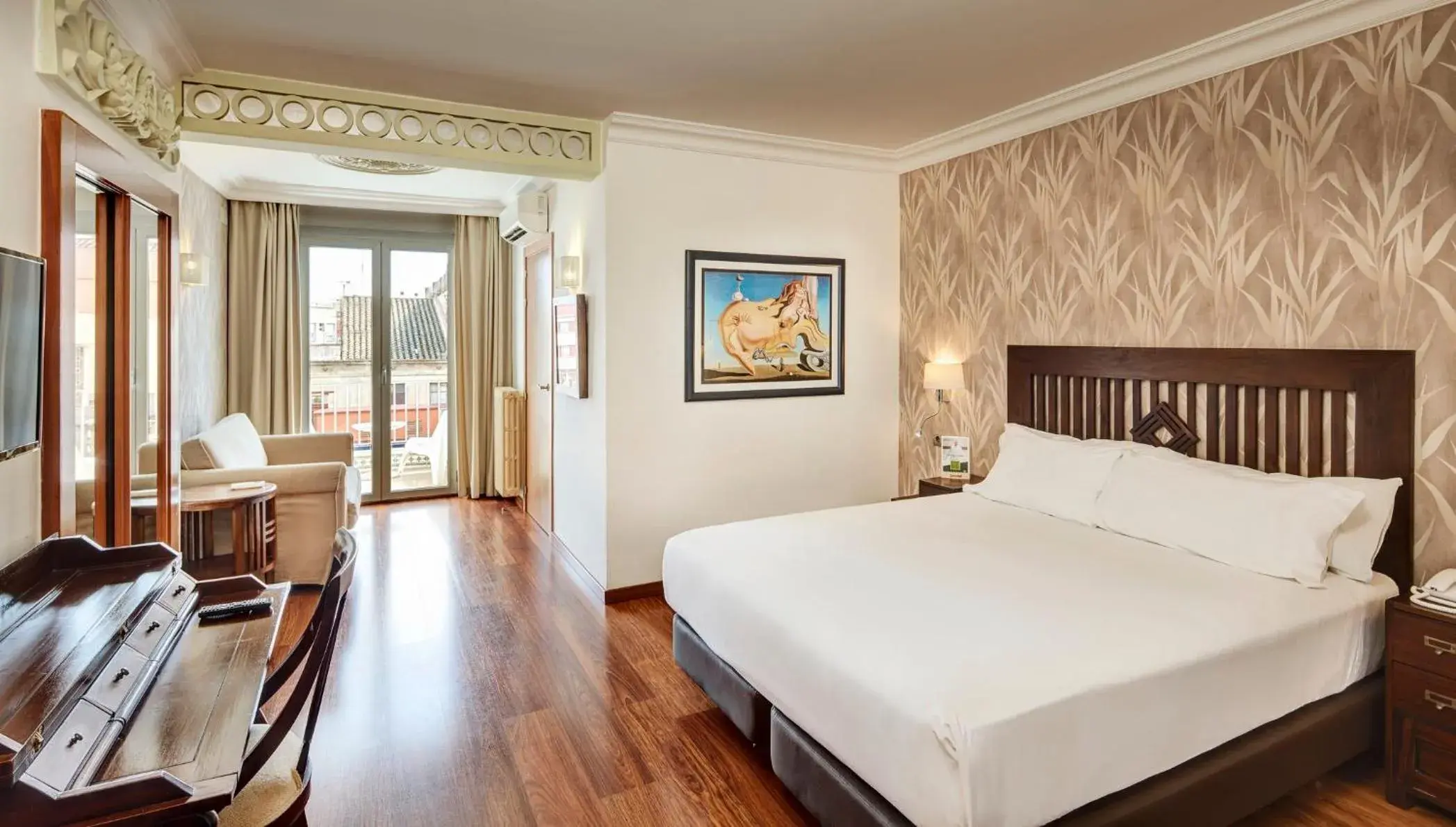 Photo of the whole room, Bed in Sercotel Hotel President Photo of the whole room, Bed in Sercotel Hotel President