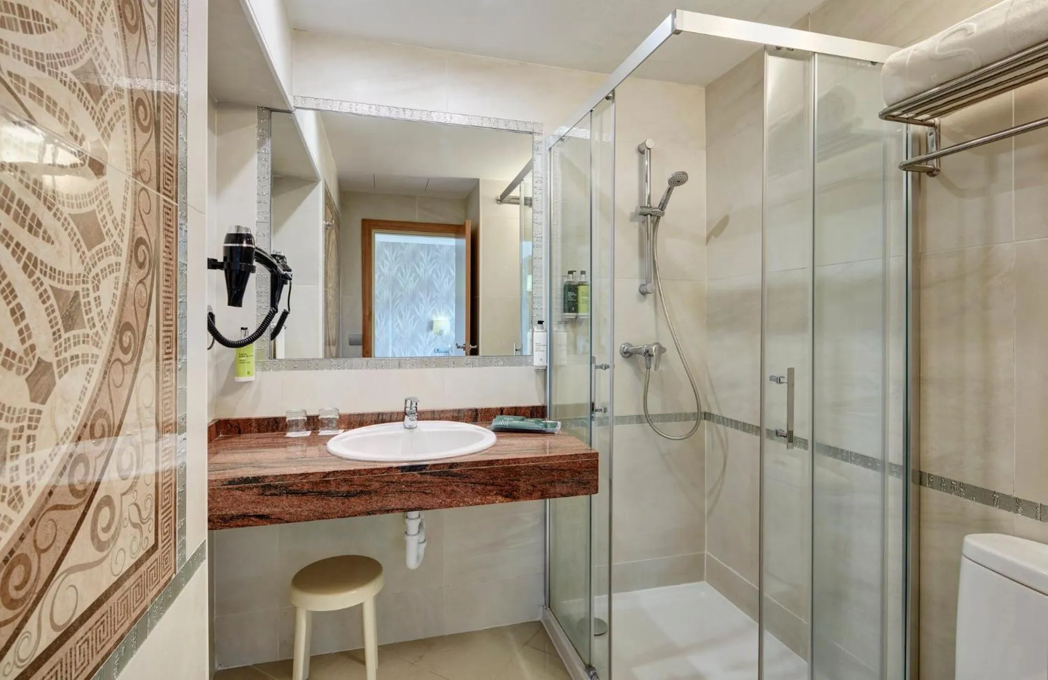 Photo of the whole room in Sercotel Hotel President