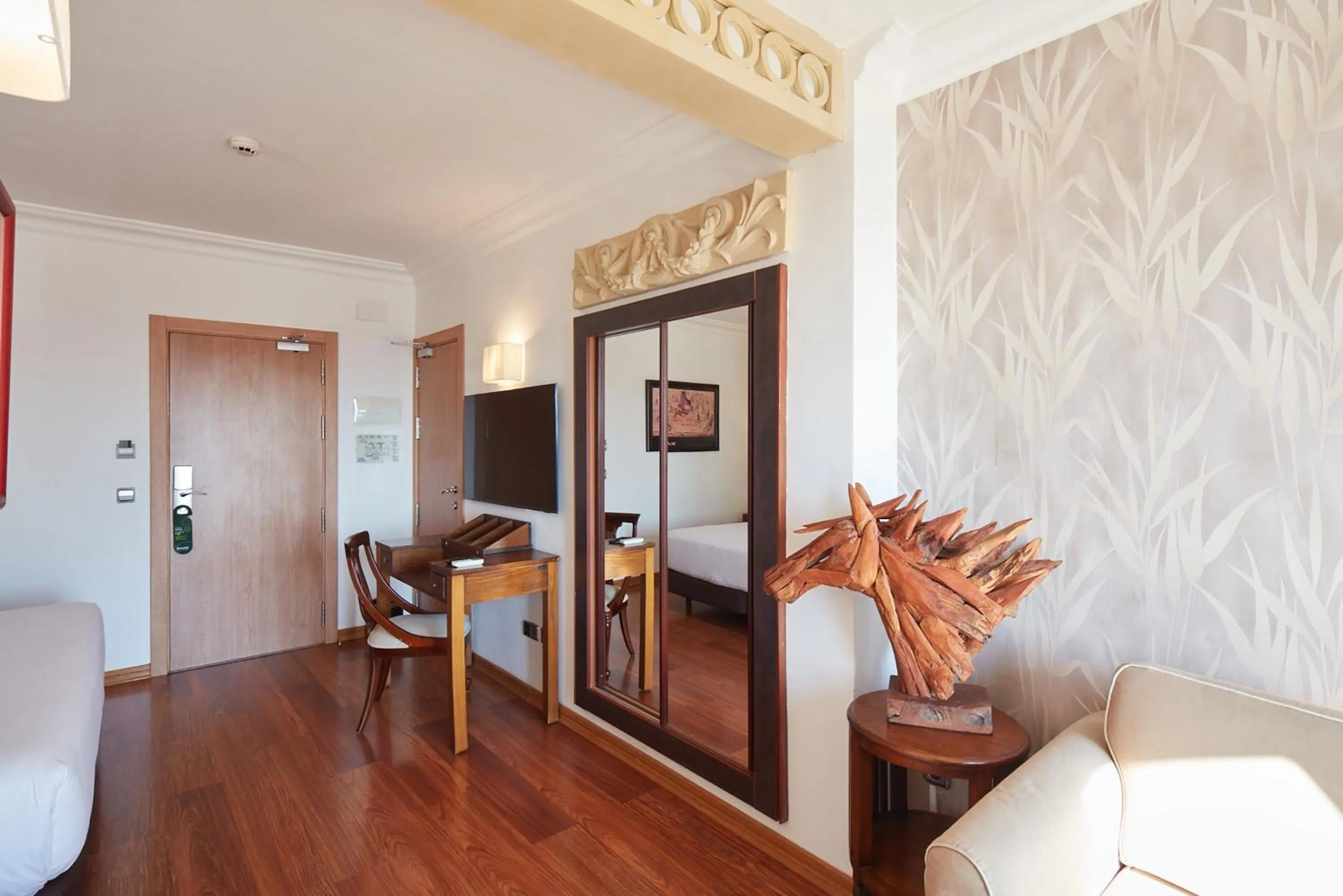 Photo of the whole room in Sercotel Hotel President