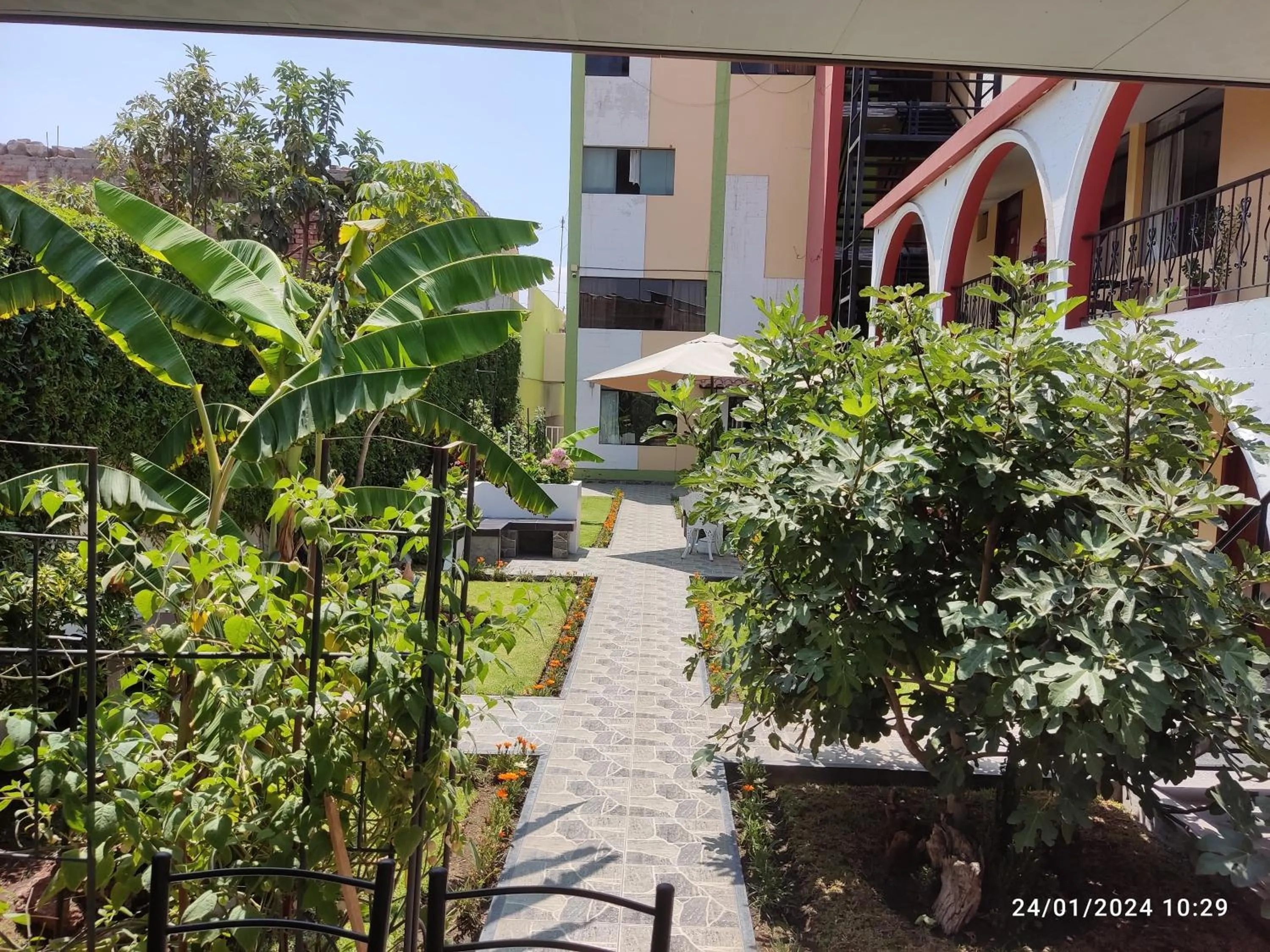 Property building in Casa Baraquel