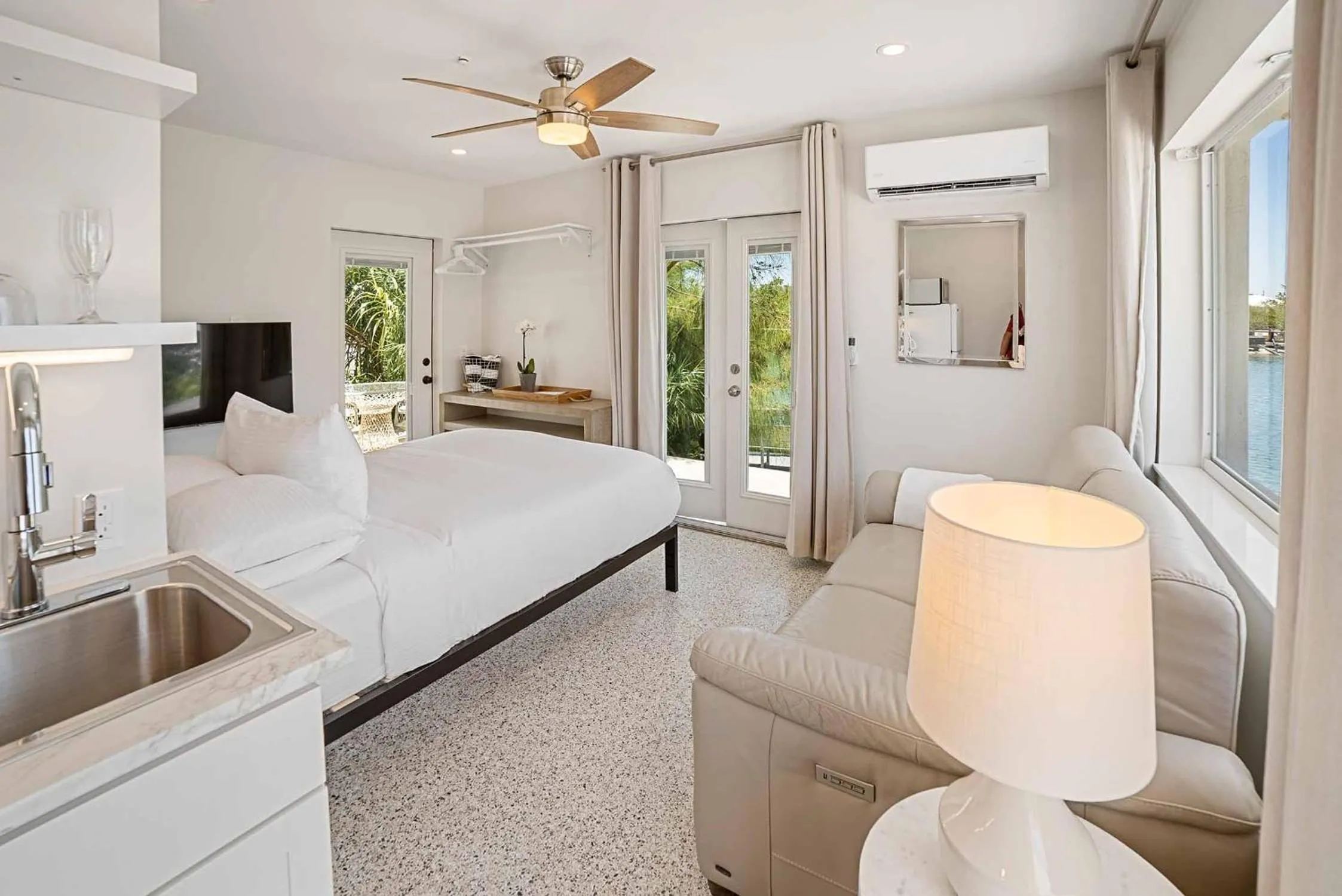 Bed in Casey Key Resort - Gulf Shores