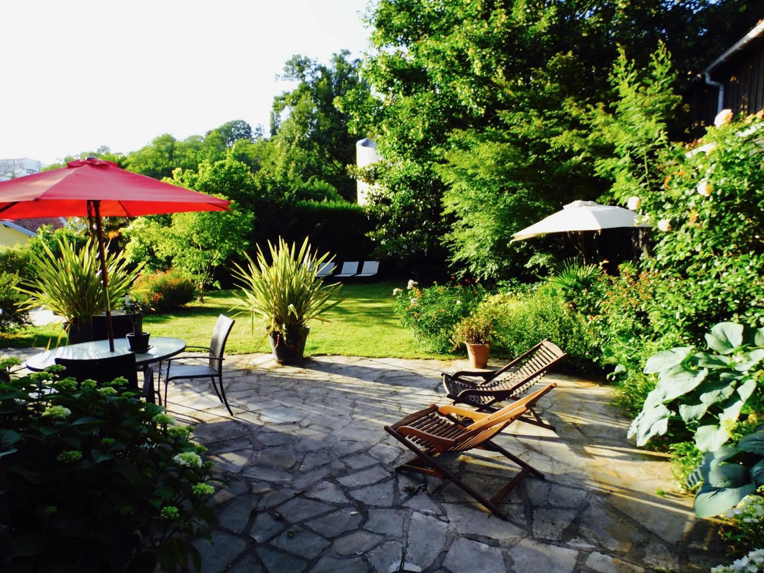 Garden in Bed & Breakfast La Clepsydre