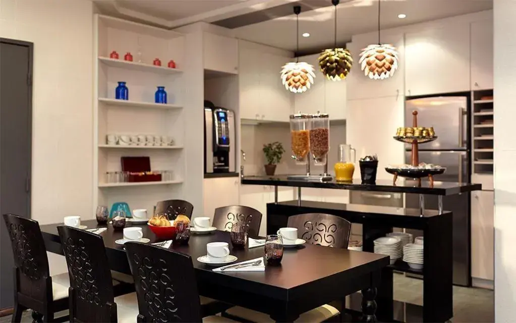 Restaurant/places to eat in Hotel Miramar Restaurant/places to eat in Hotel Miramar